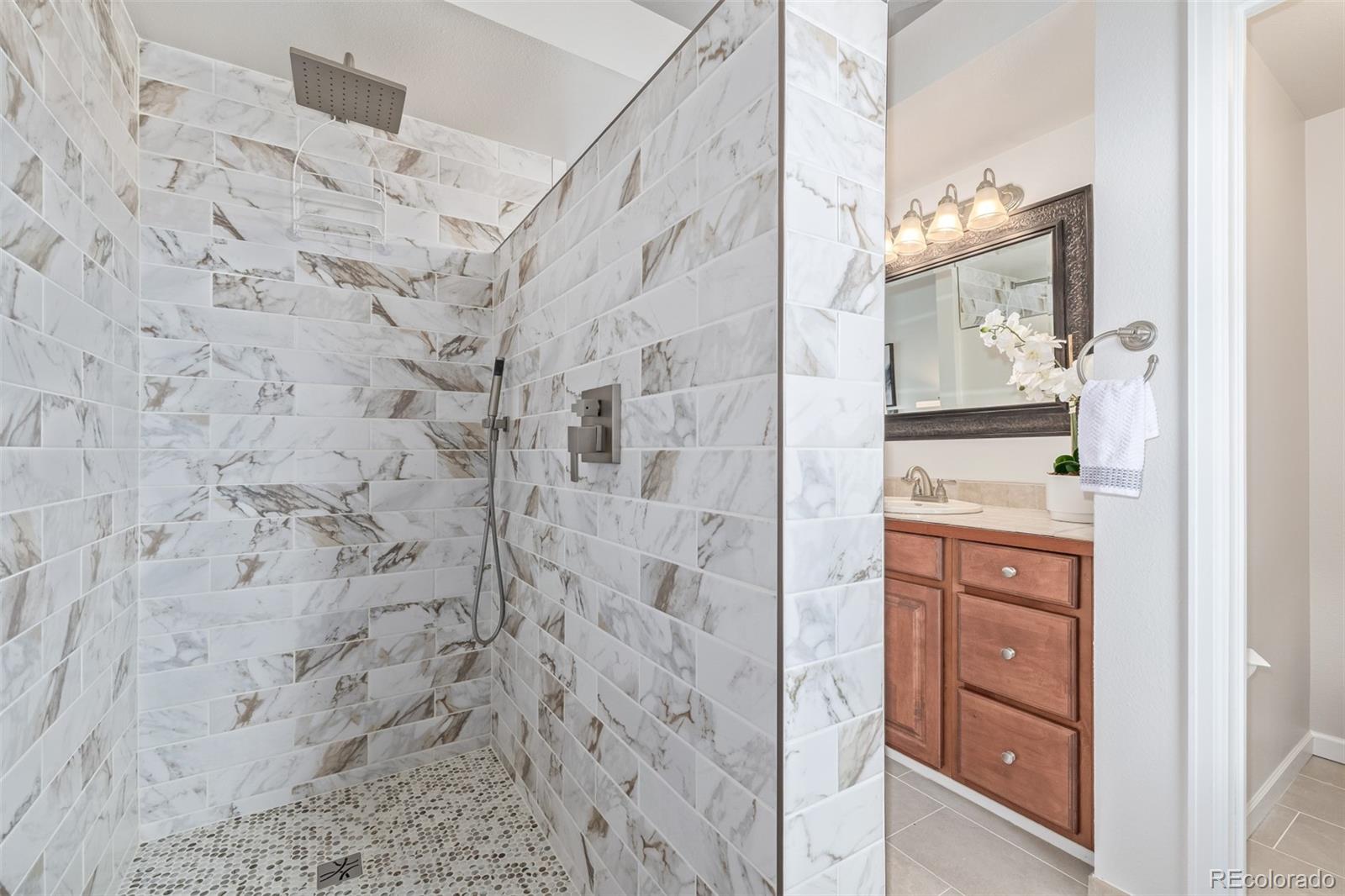 116 S Lindsey Street