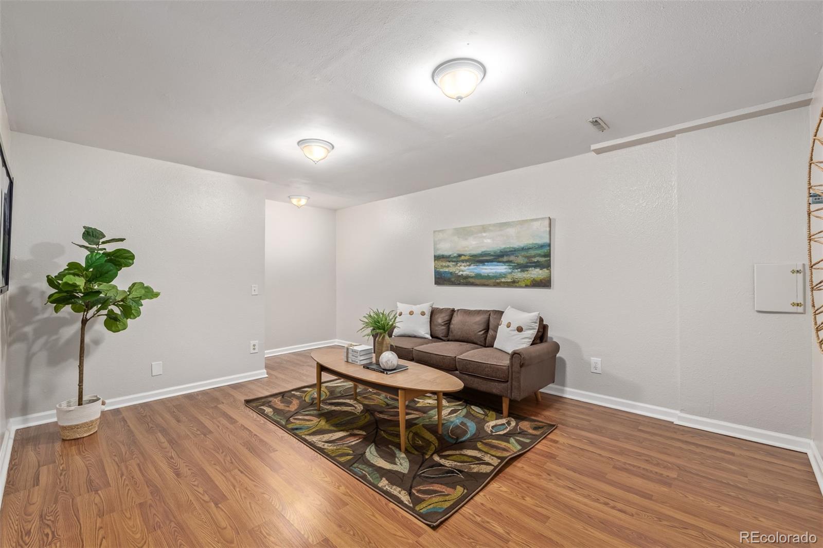 116 S Lindsey Street