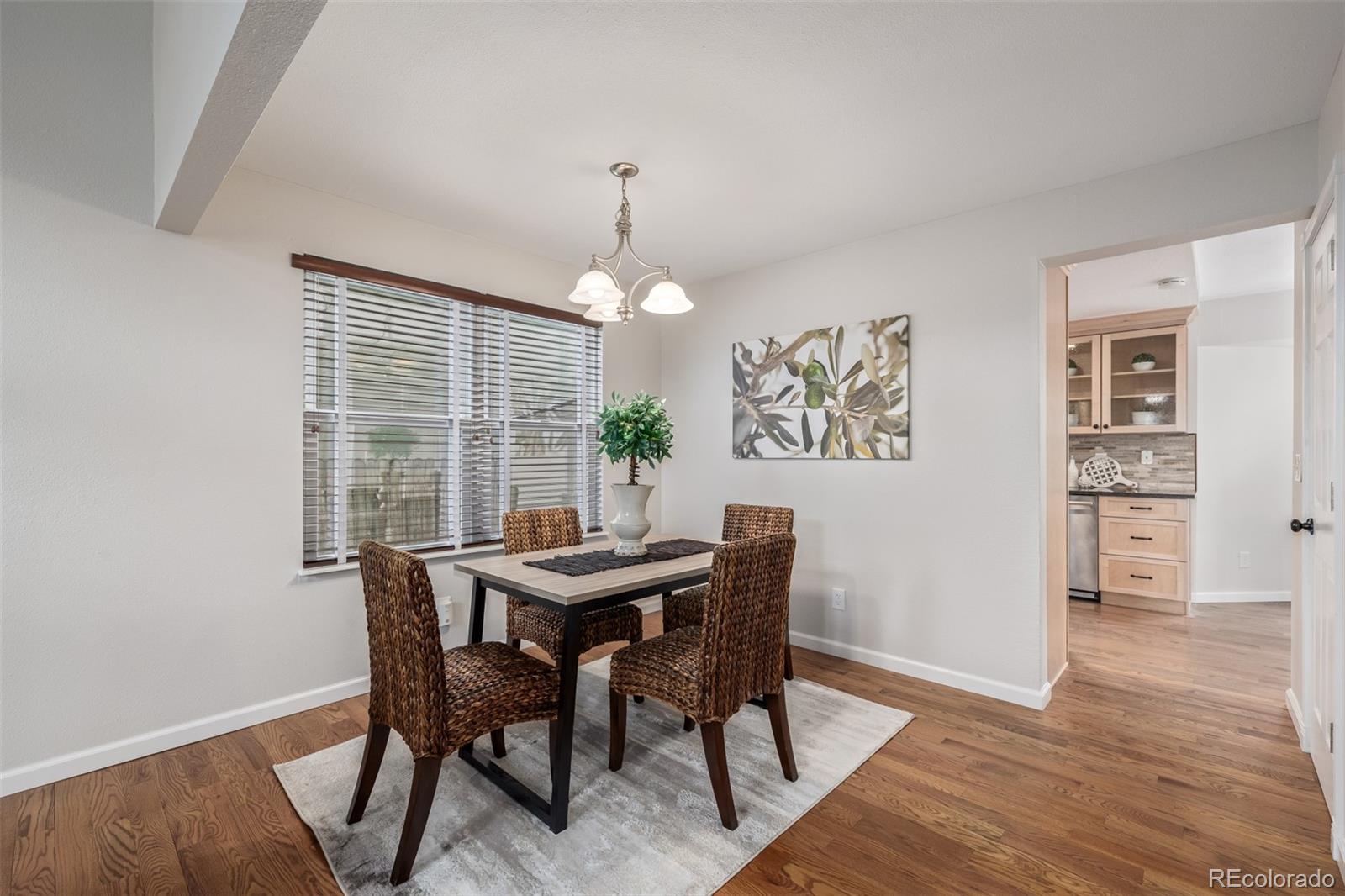 116 S Lindsey Street