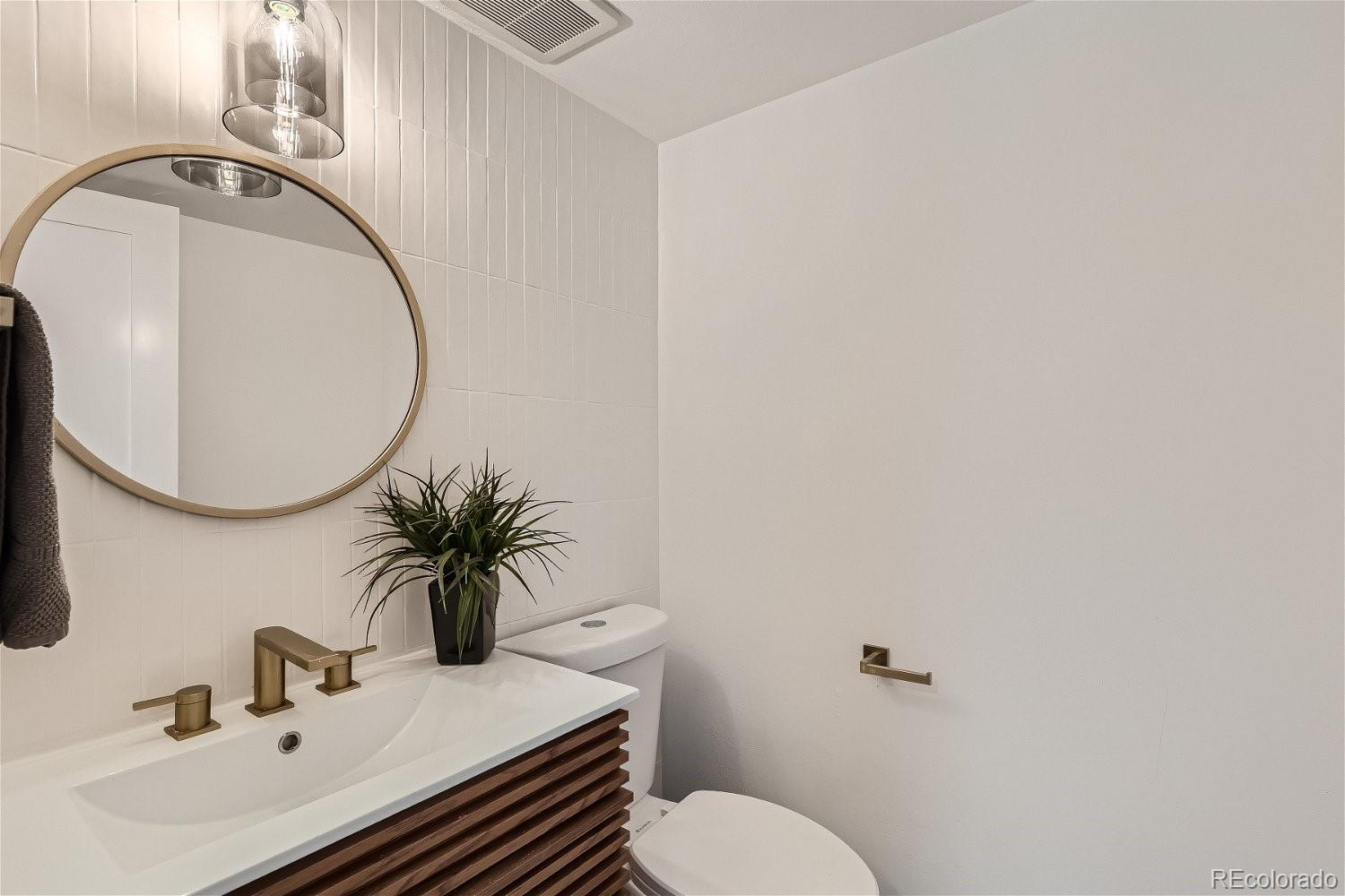 4070 S Spruce Street