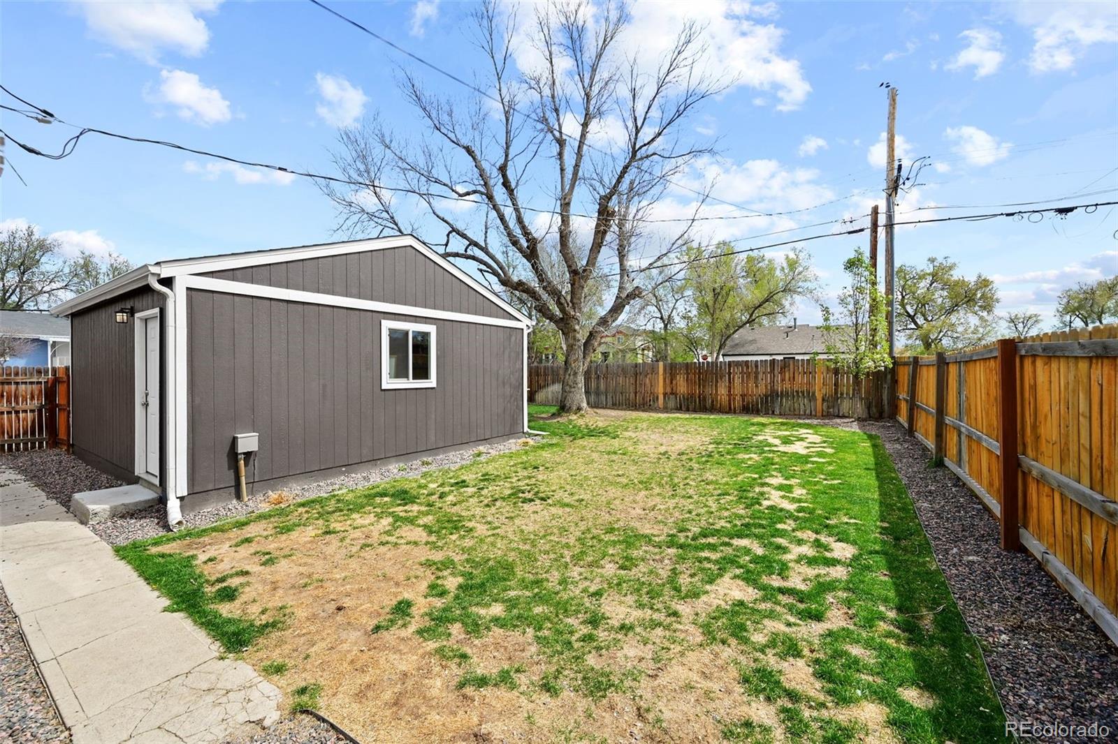800 S Krameria Street