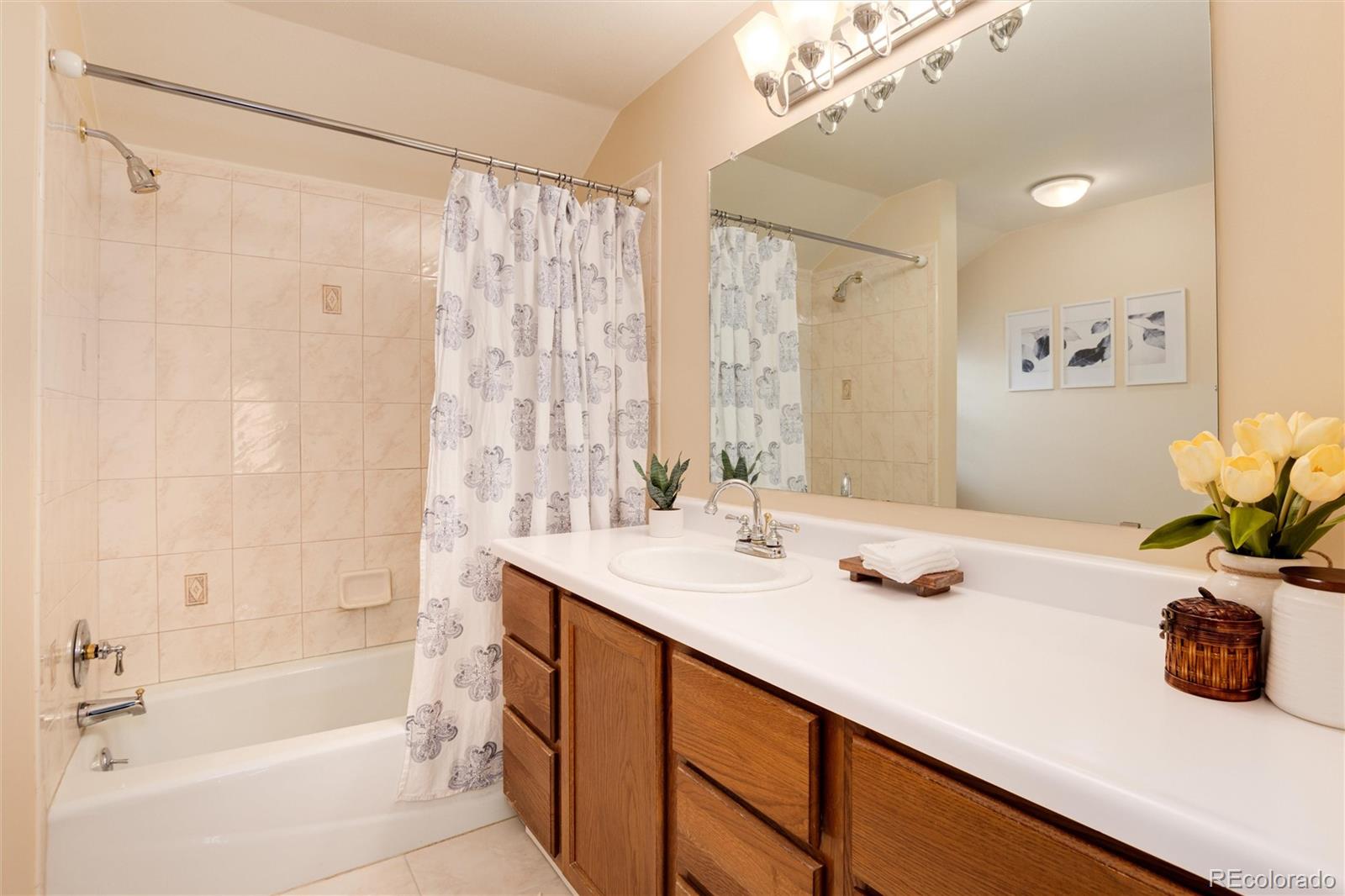 7024 S Oneida Circle