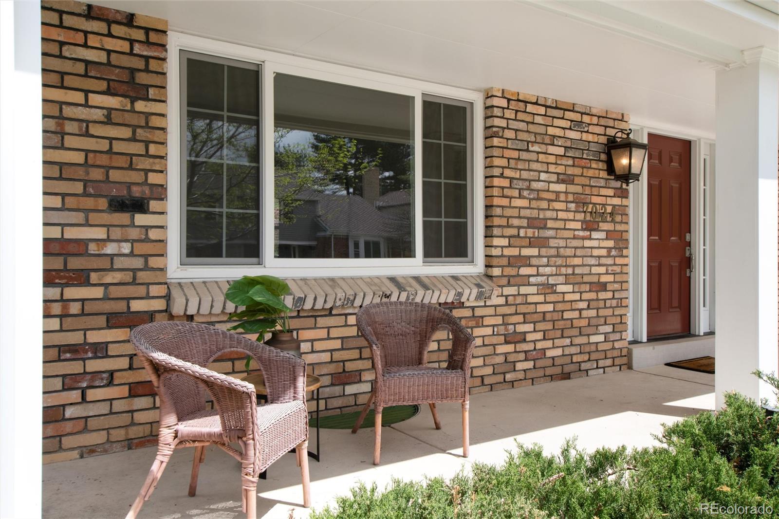 7024 S Oneida Circle