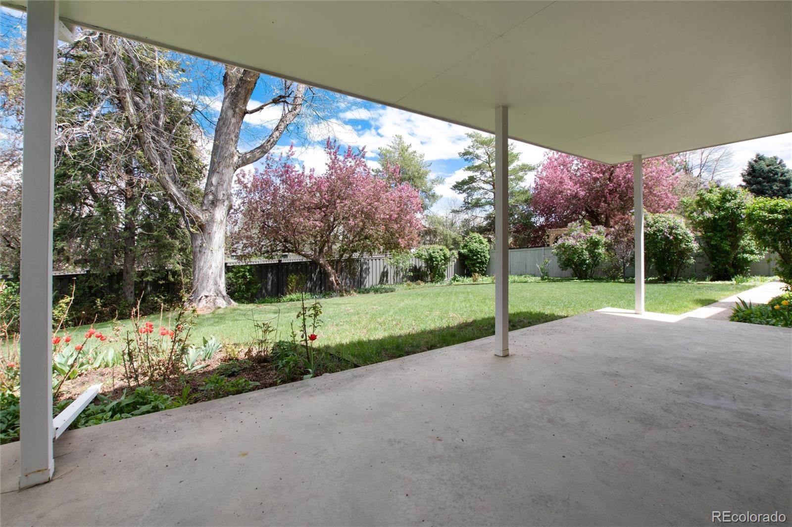 7024 S Oneida Circle