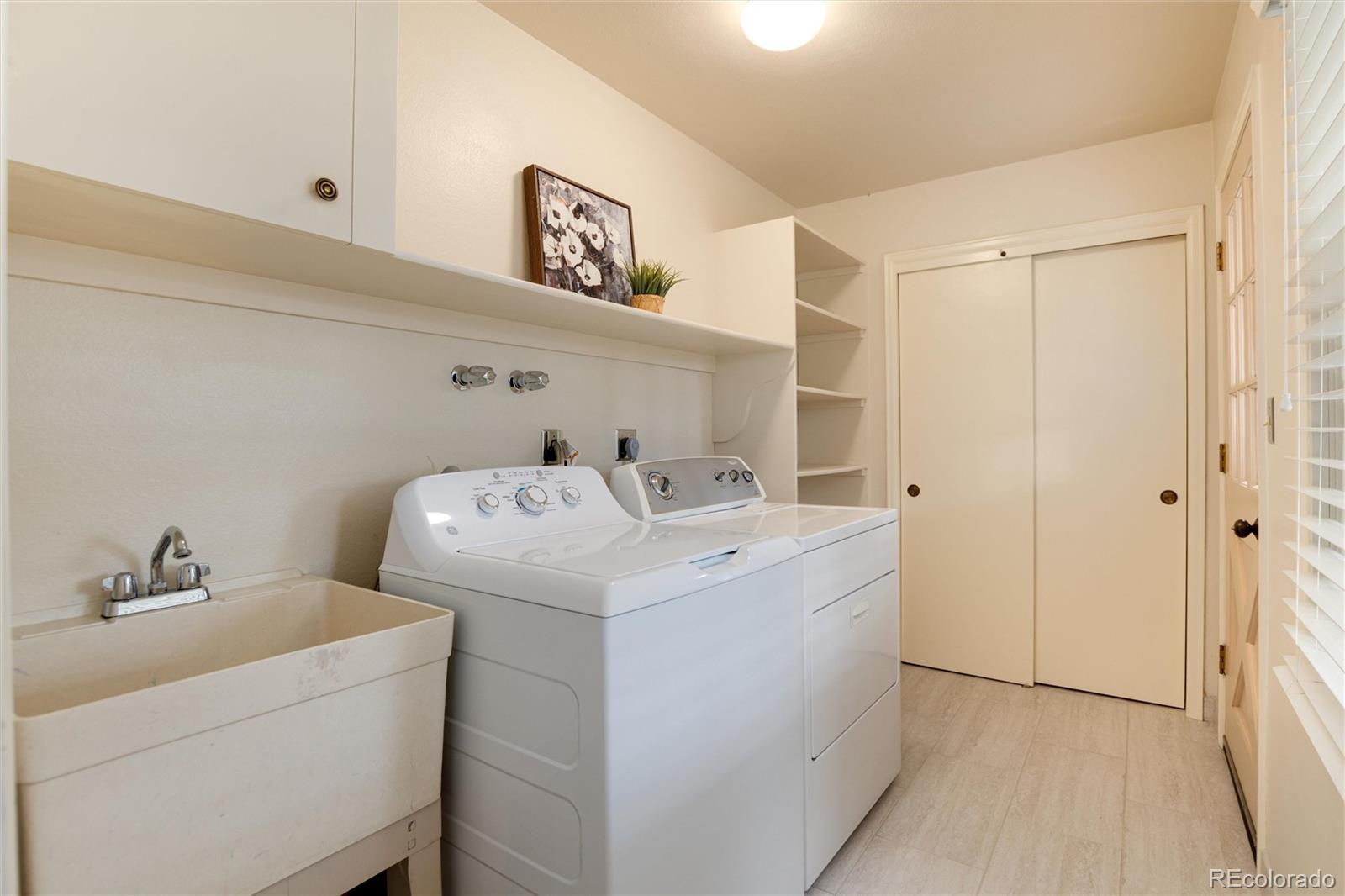 7024 S Oneida Circle