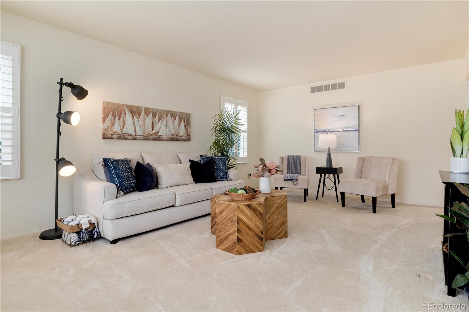 7024 S Oneida Circle