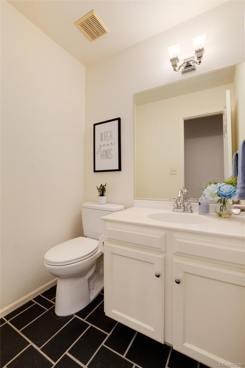 7024 S Oneida Circle