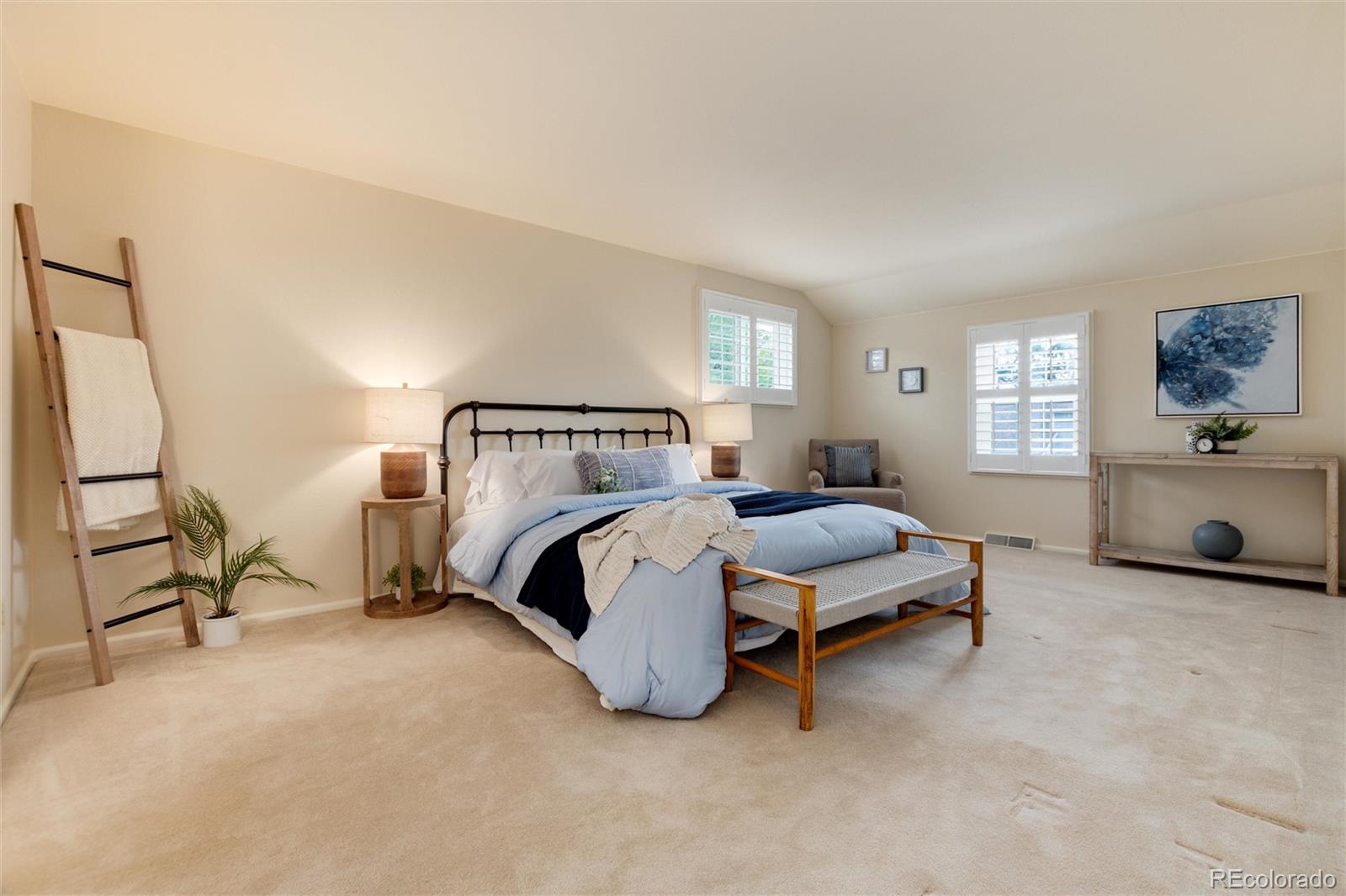 7024 S Oneida Circle