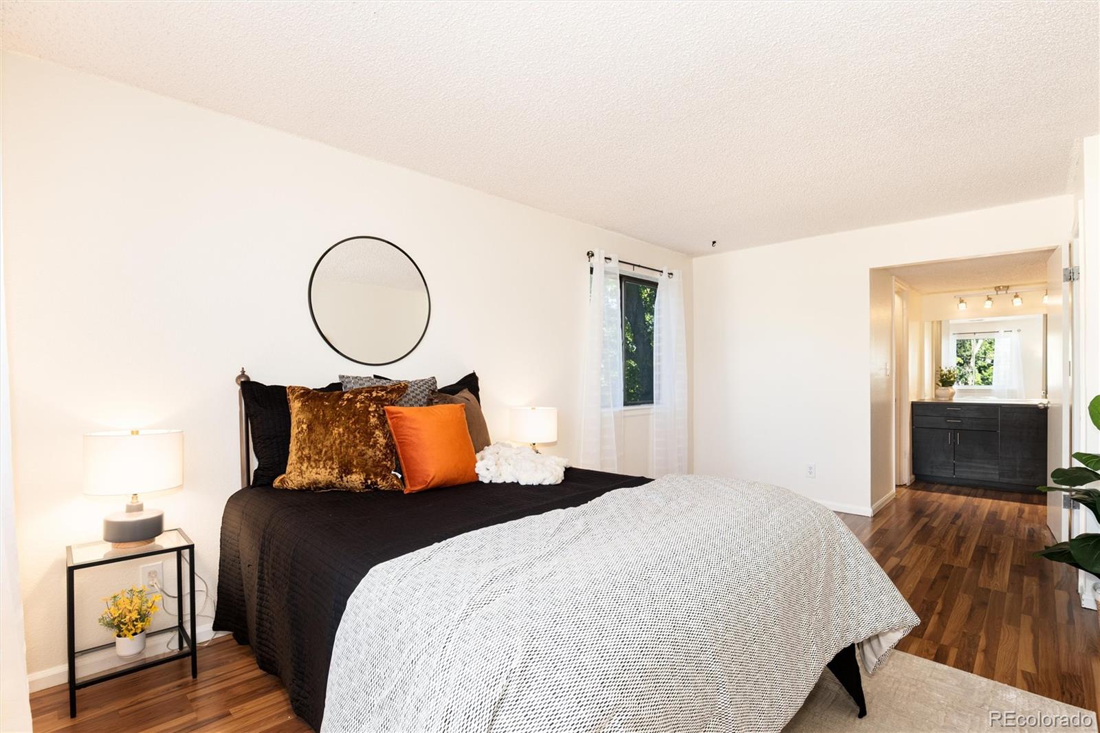 6380 Oak Street Unit: 301