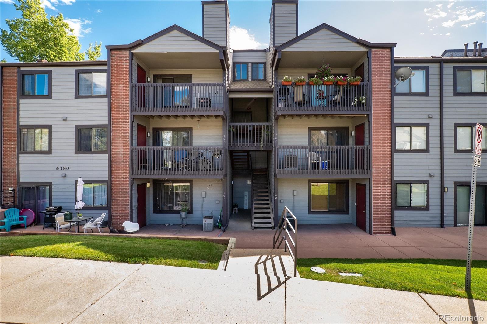 6380 Oak Street Unit: 301