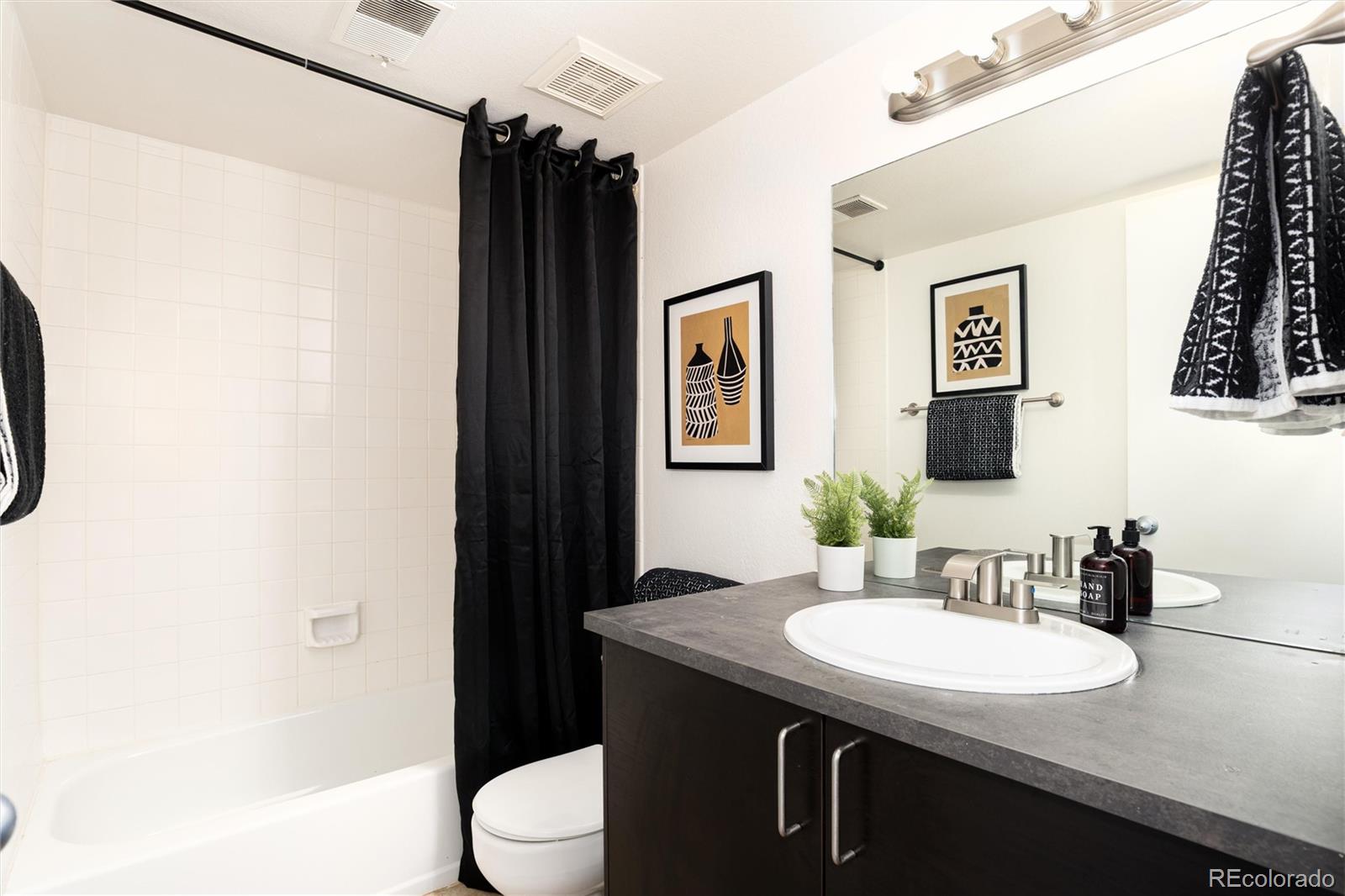 6380 Oak Street Unit: 301