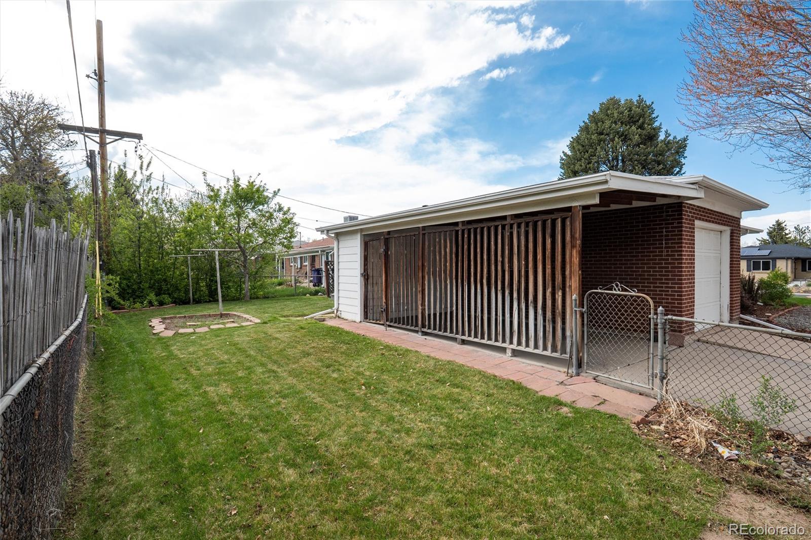 5582 E Colorado Avenue