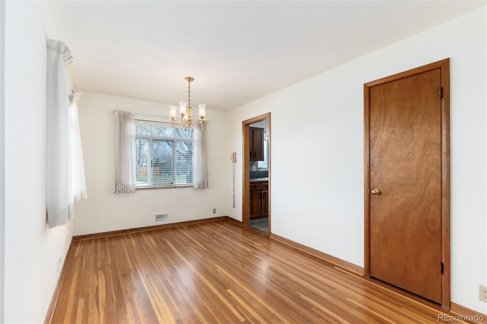 5582 E Colorado Avenue