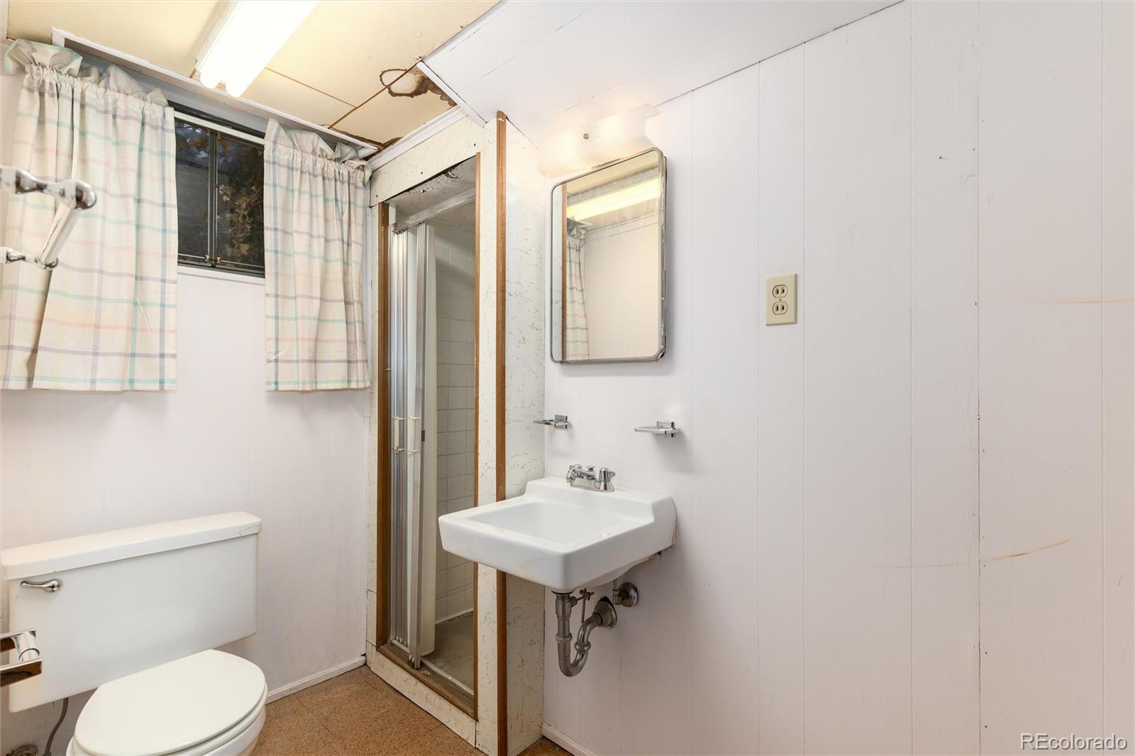 5582 E Colorado Avenue