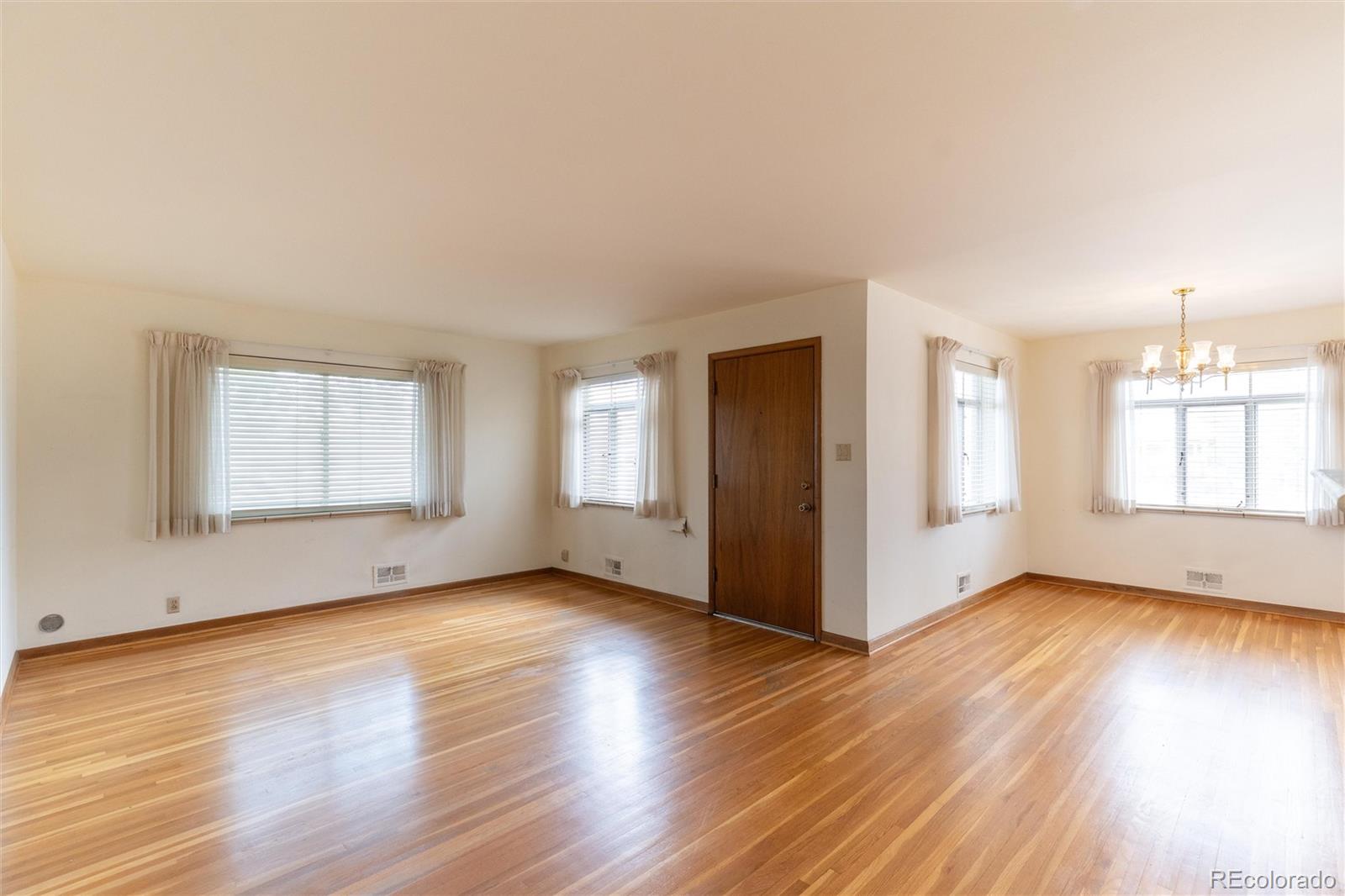 5582 E Colorado Avenue