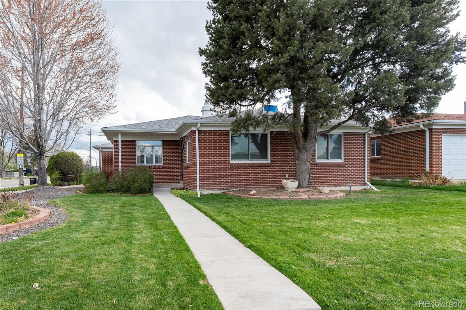 5582 E Colorado Avenue