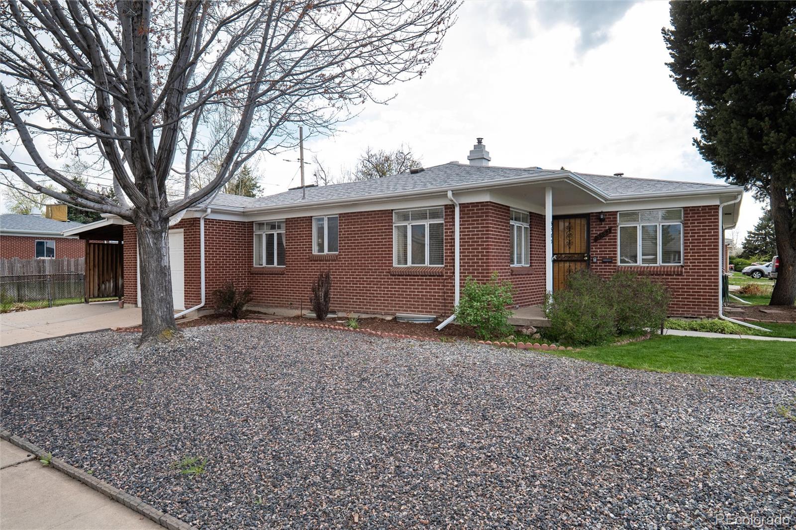 5582 E Colorado Avenue