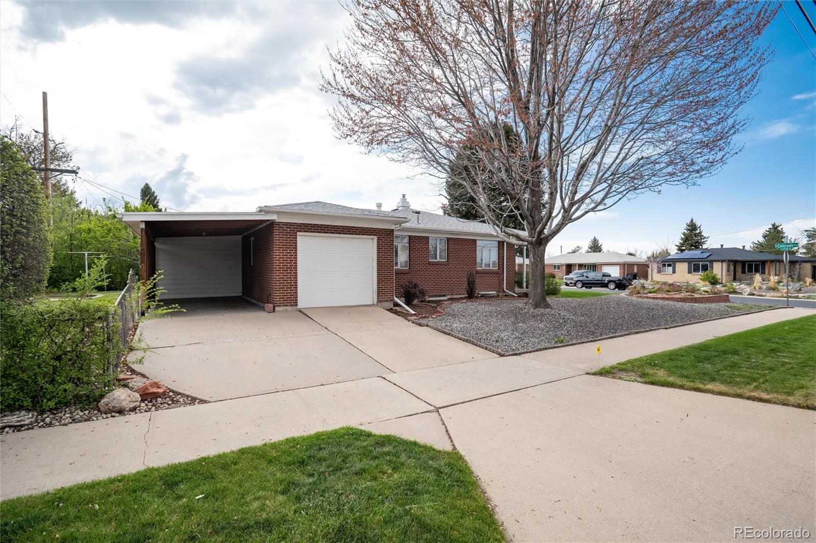 5582 E Colorado Avenue