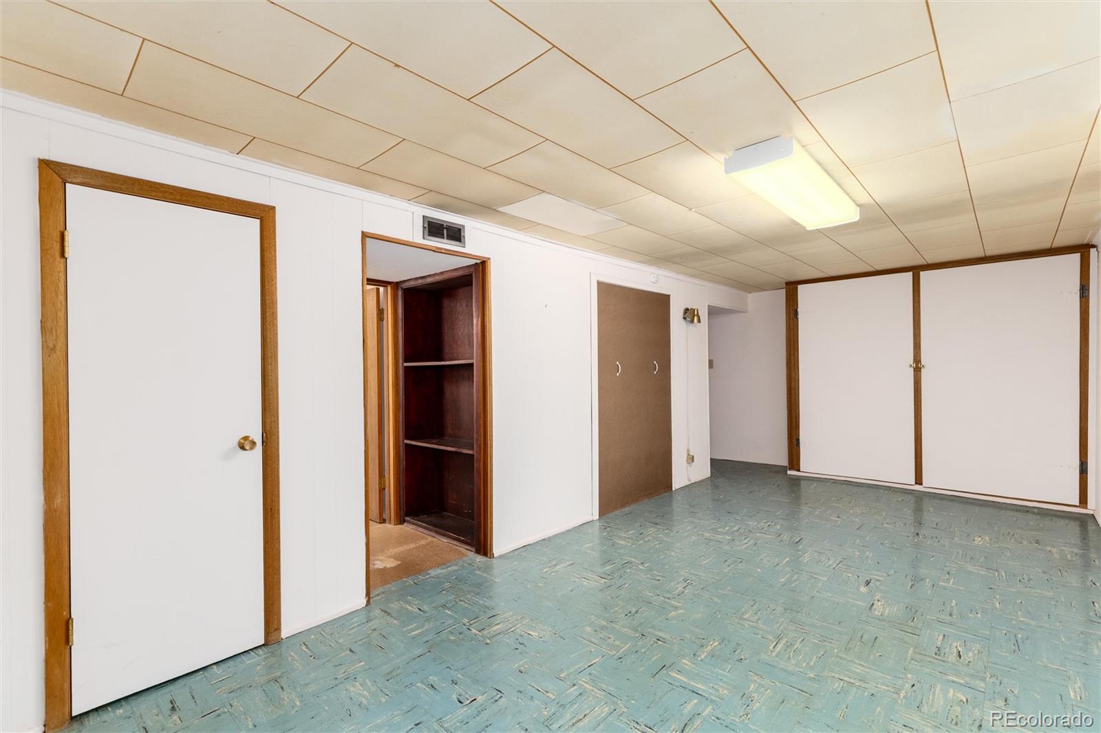 5582 E Colorado Avenue