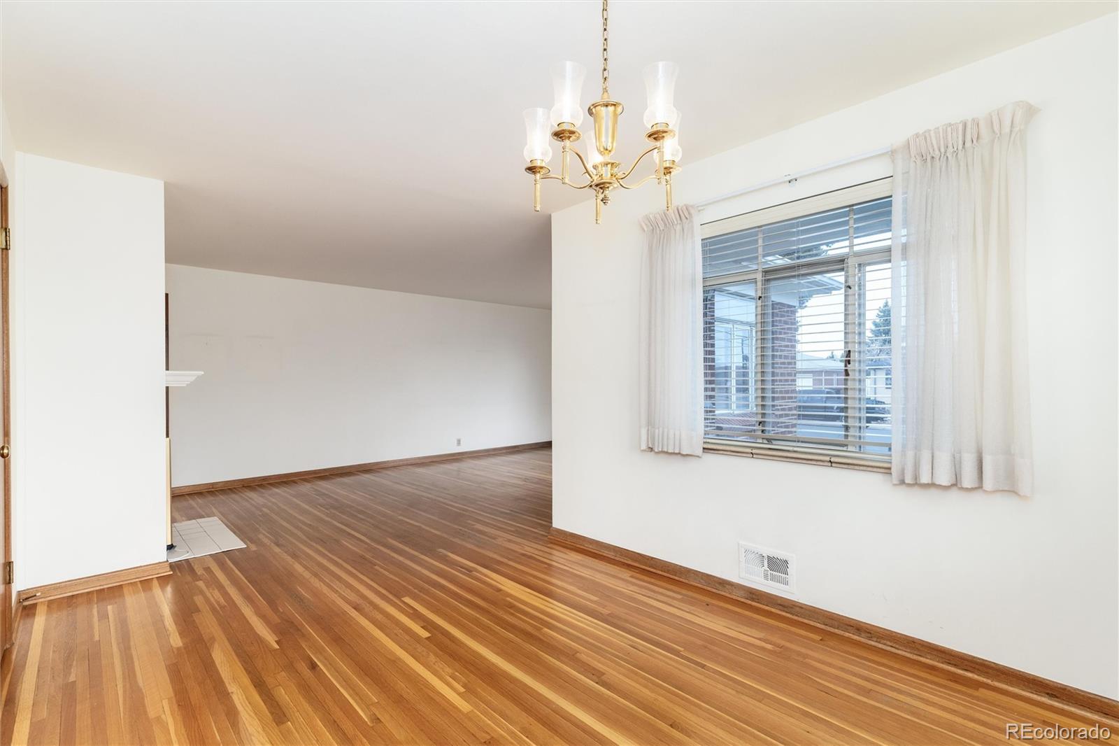 5582 E Colorado Avenue