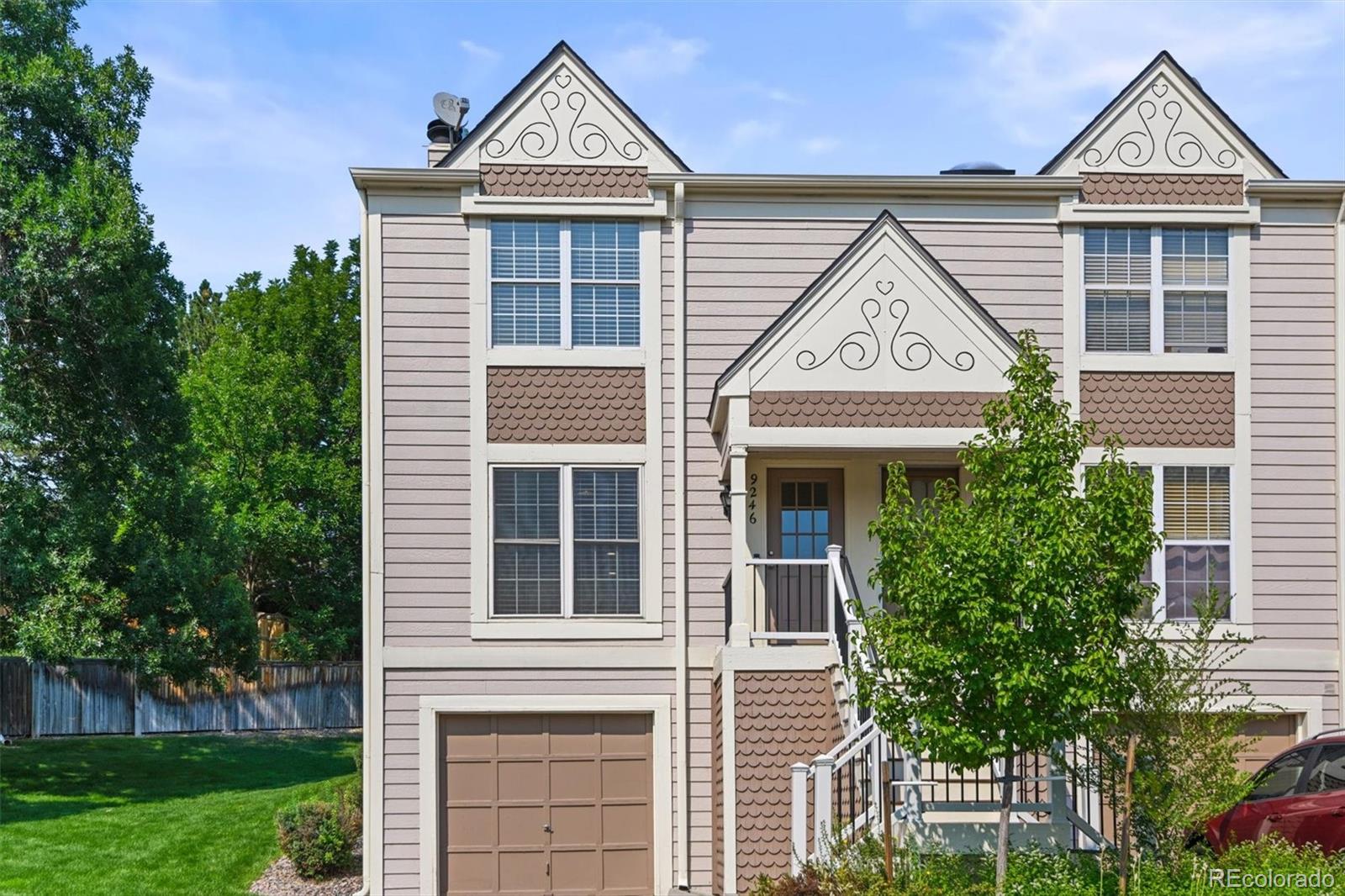 9246 W Ontario Drive