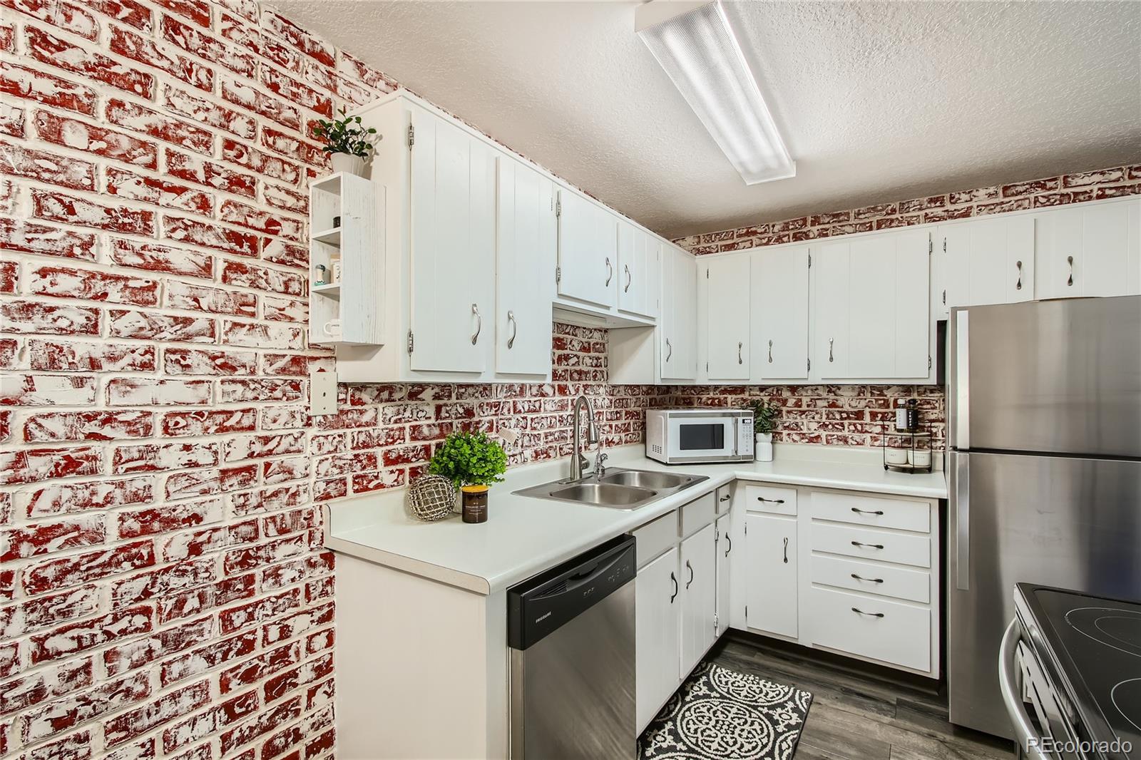 1315 Estes Street Unit: 15C