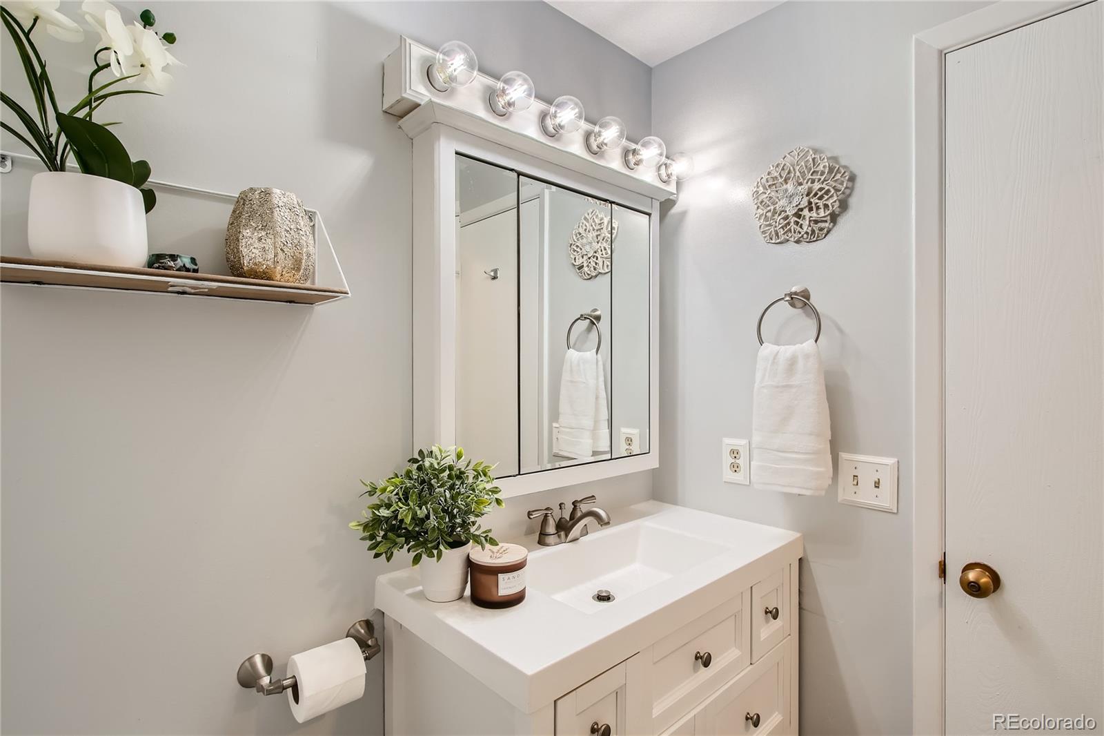 1315 Estes Street Unit: 15C