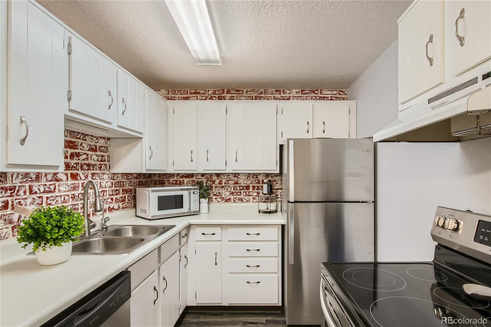 1315 Estes Street Unit: 15C