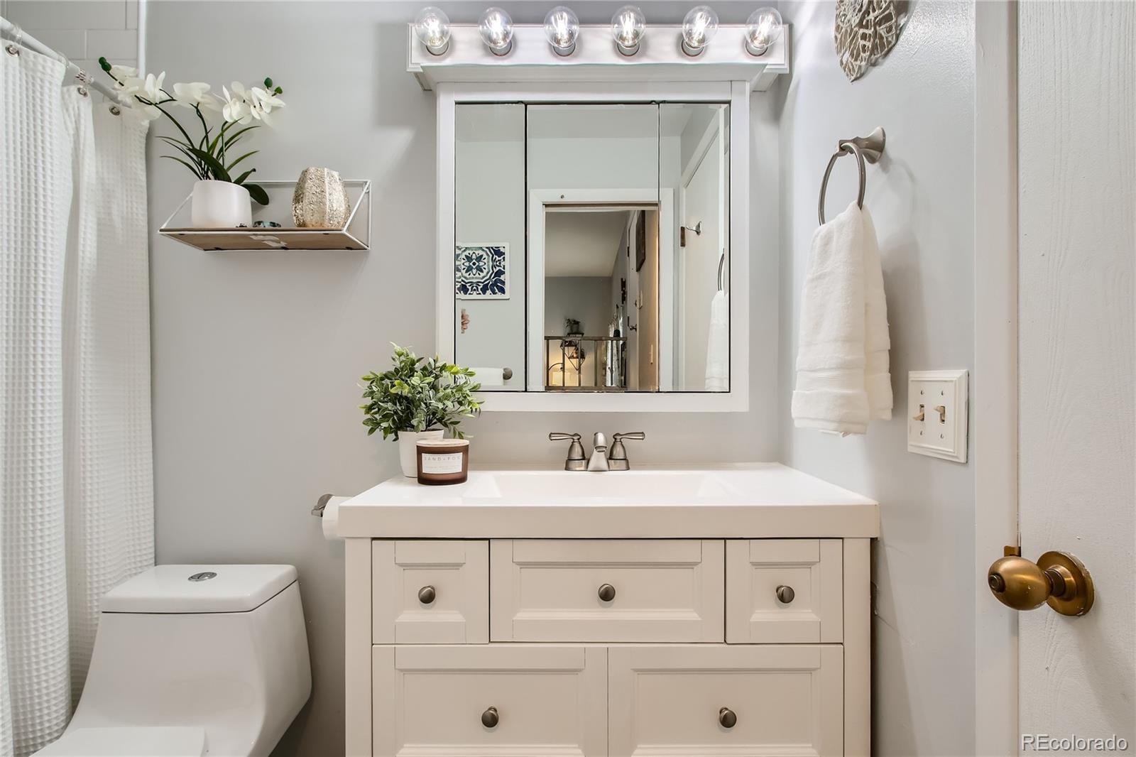 1315 Estes Street Unit: 15C