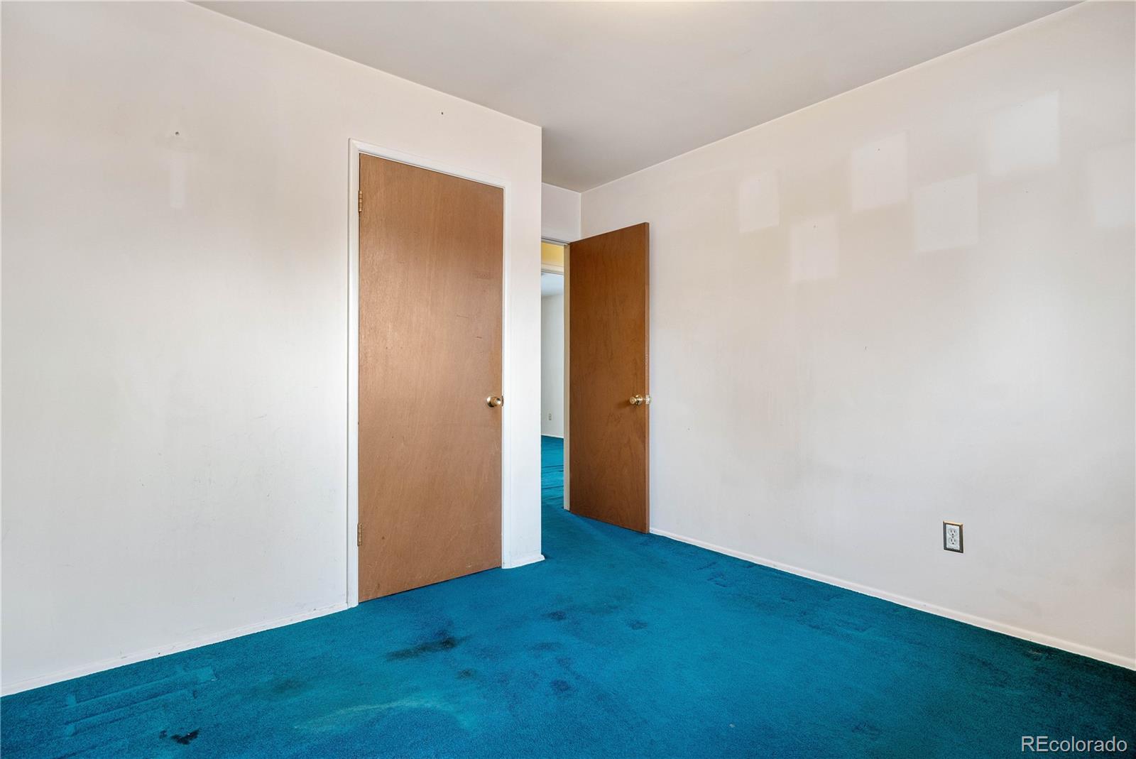 2842 S Newport Street