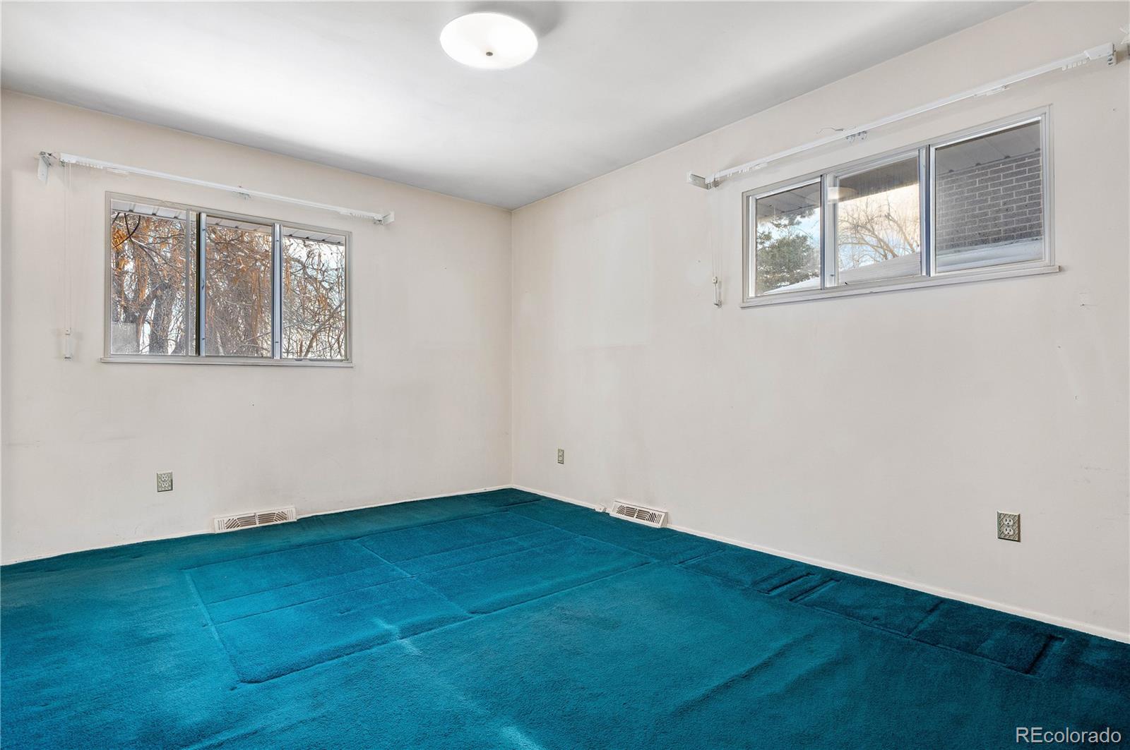 2842 S Newport Street