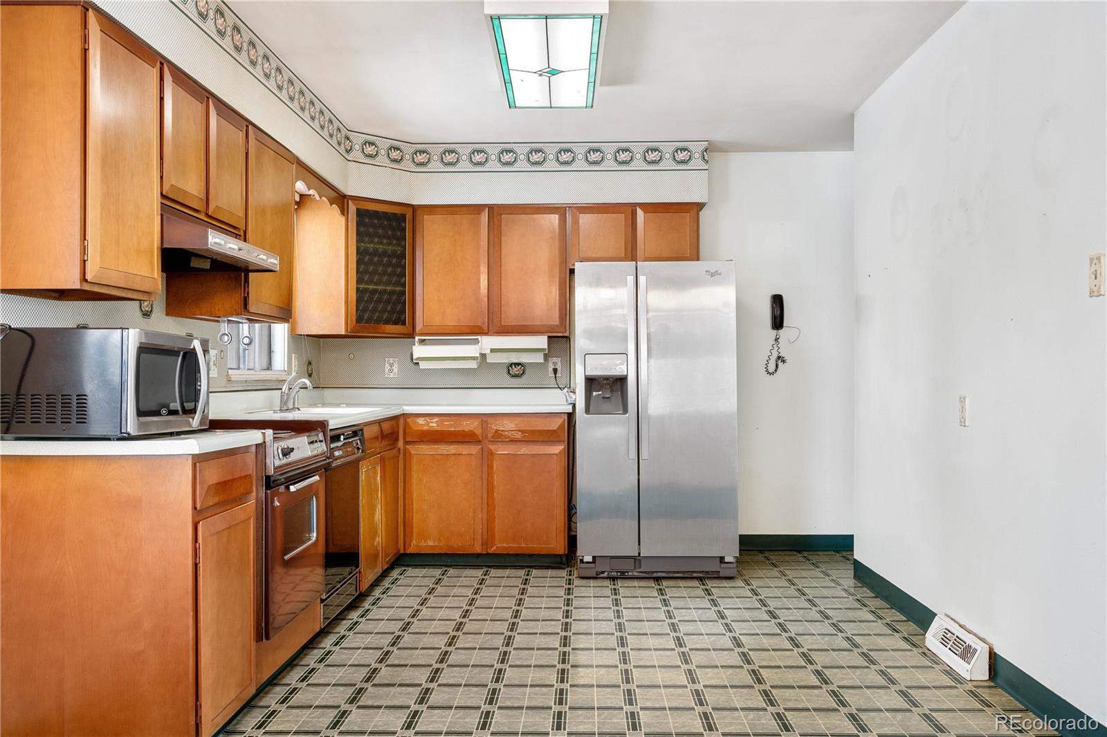 2842 S Newport Street