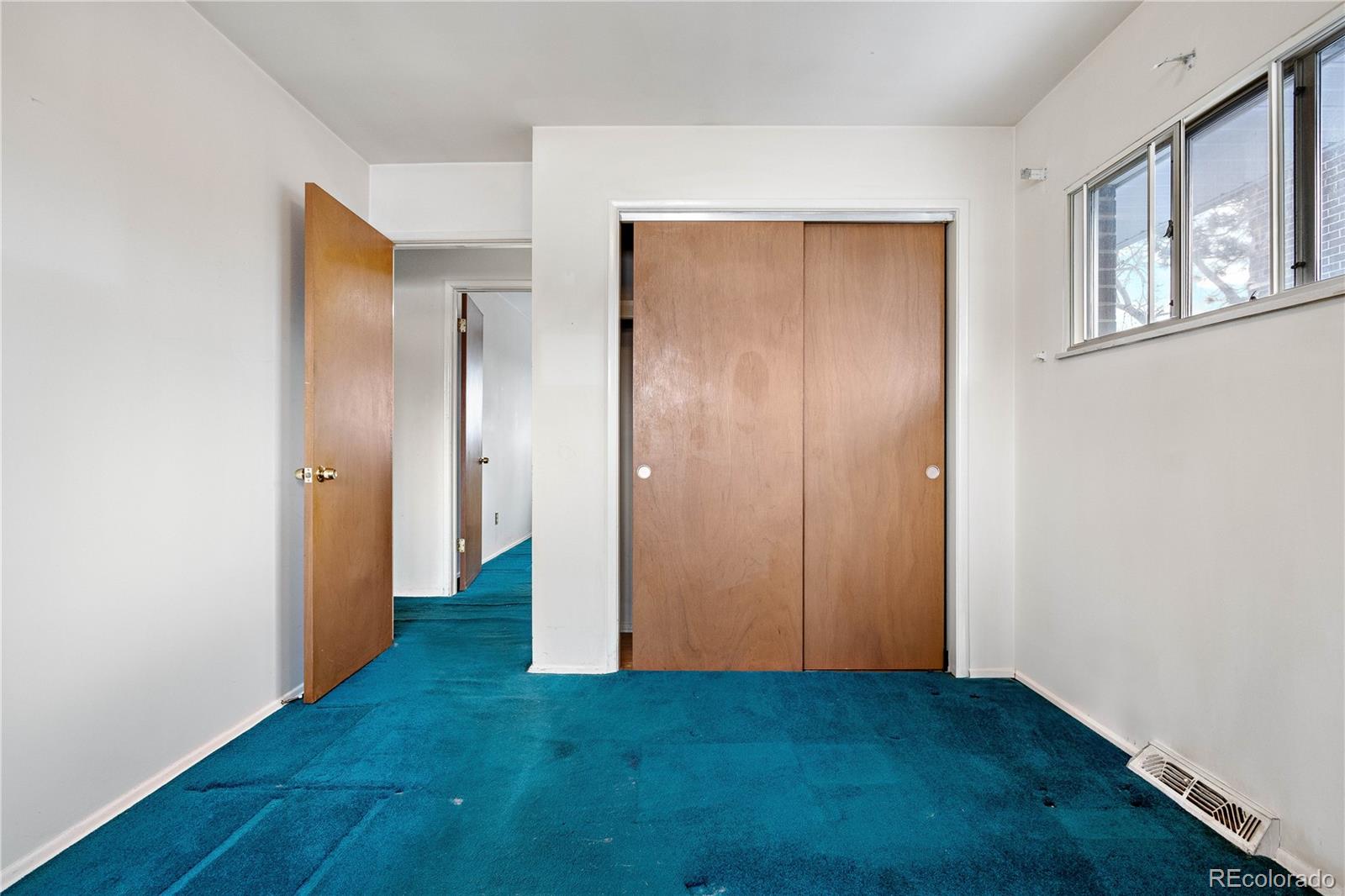 2842 S Newport Street