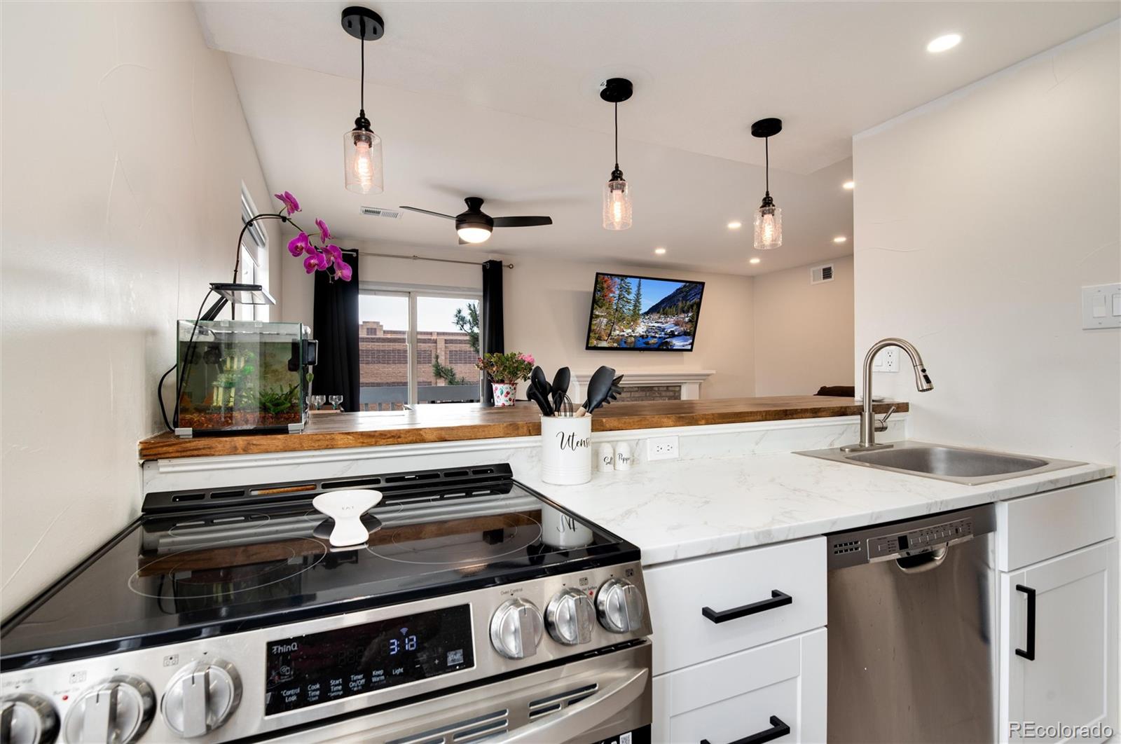 12546 E Cornell Avenue Unit: 201