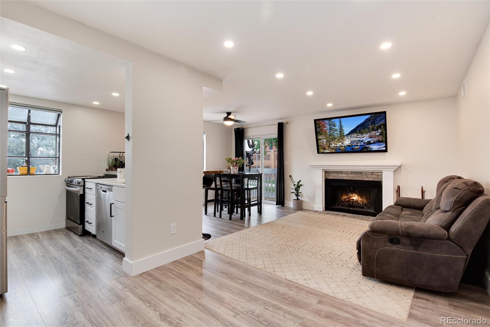 12546 E Cornell Avenue Unit: 201