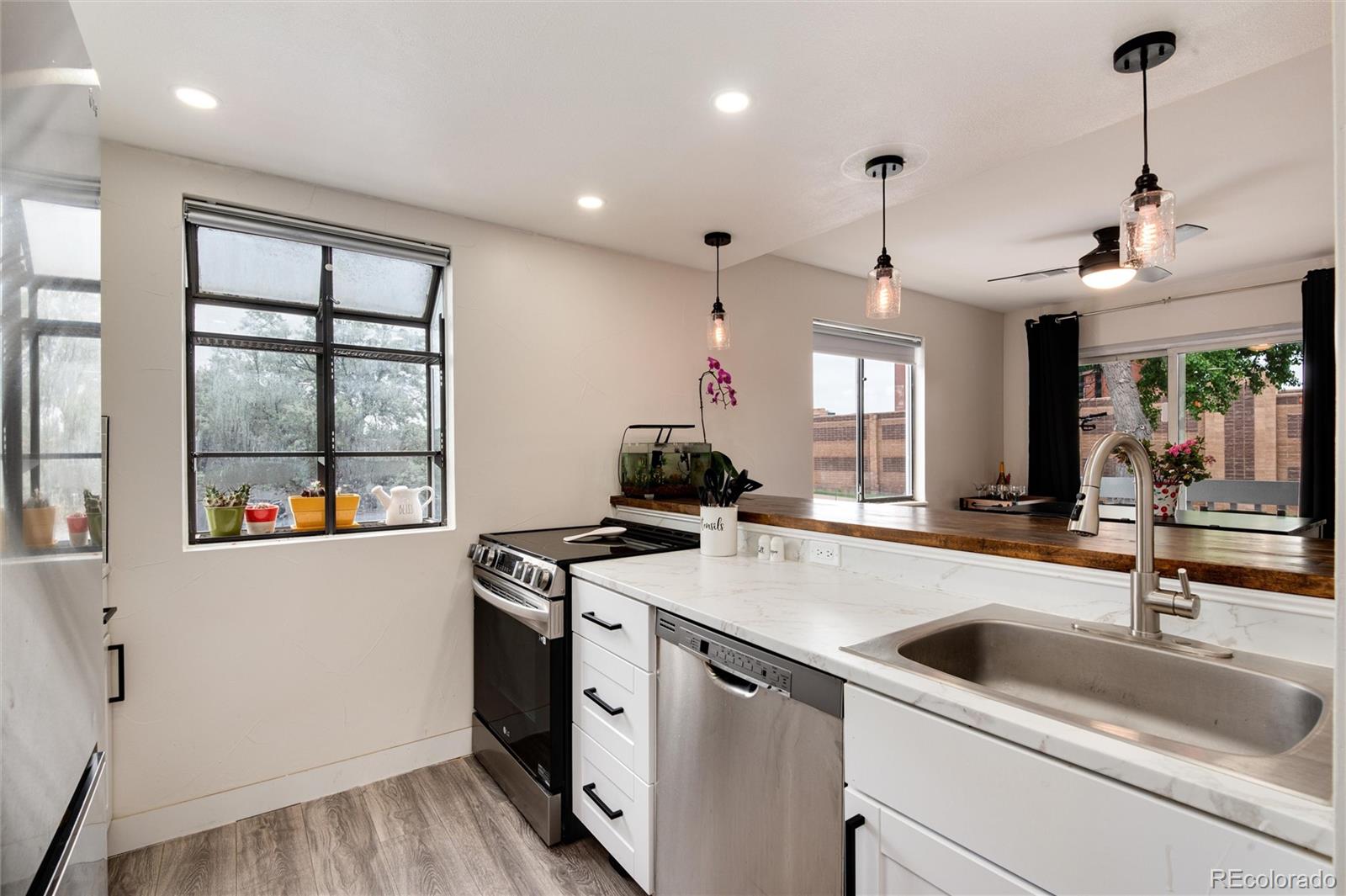 12546 E Cornell Avenue Unit: 201