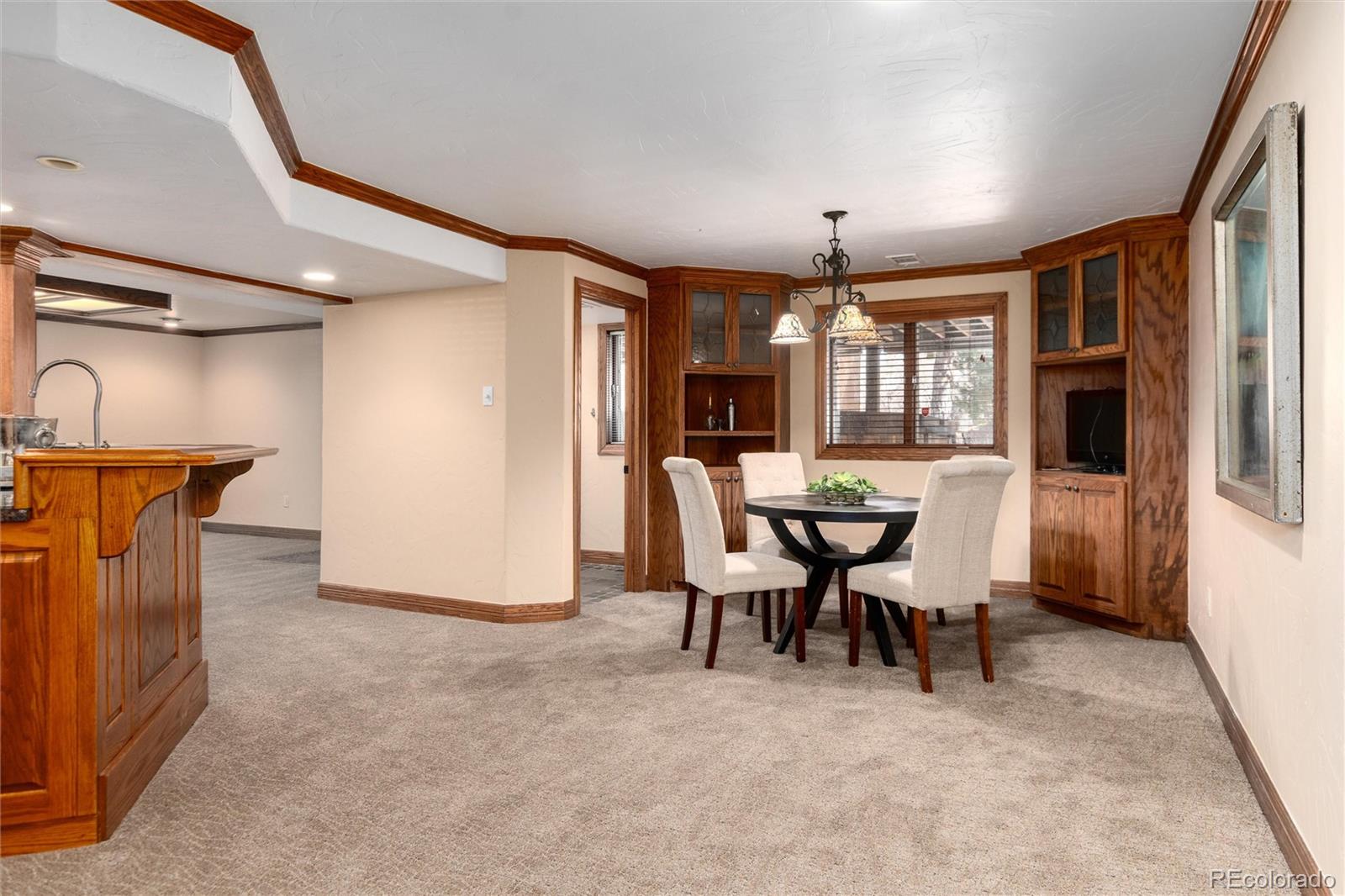 730 Crescent Lane