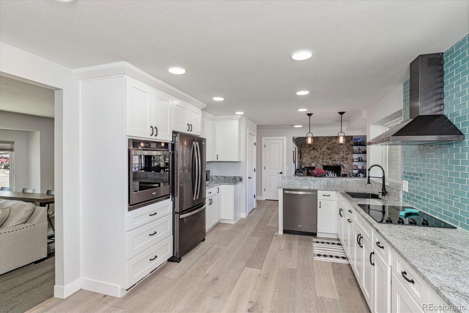 7017 W Elmhurst Avenue