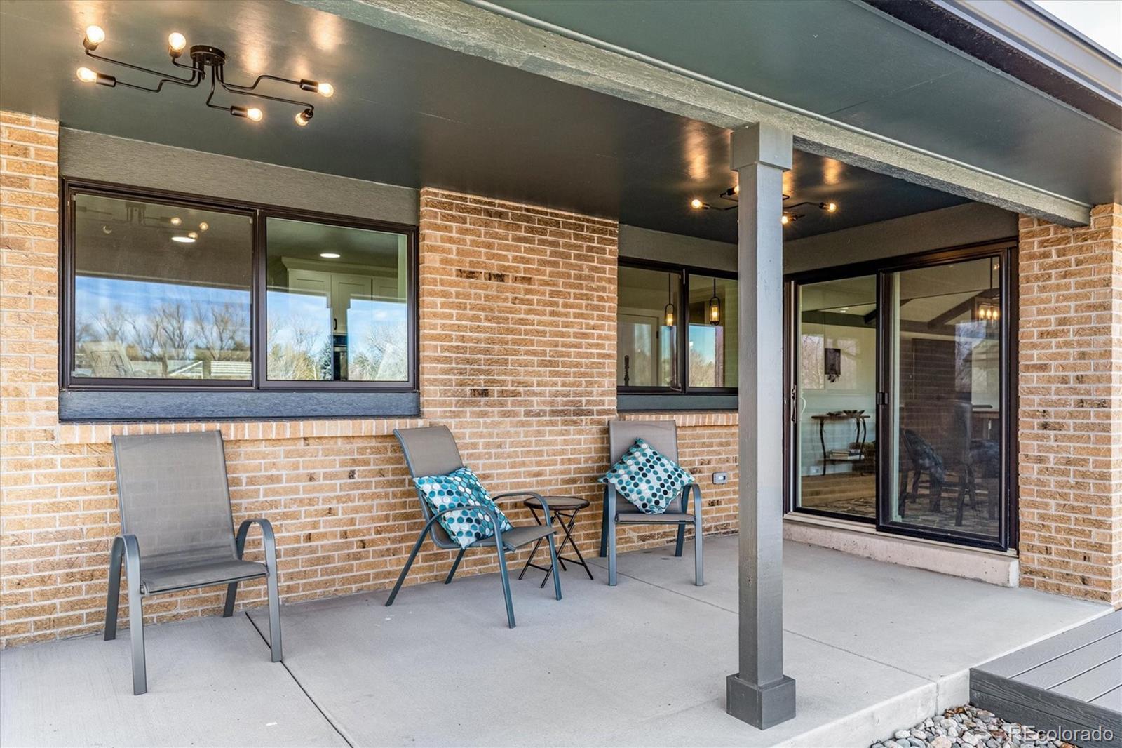 7017 W Elmhurst Avenue