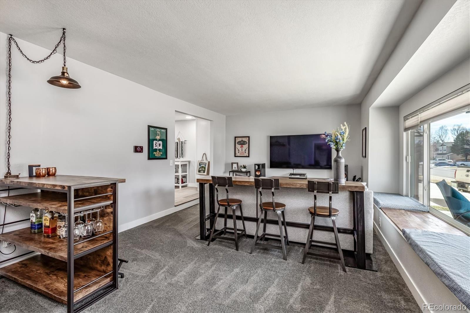 7017 W Elmhurst Avenue