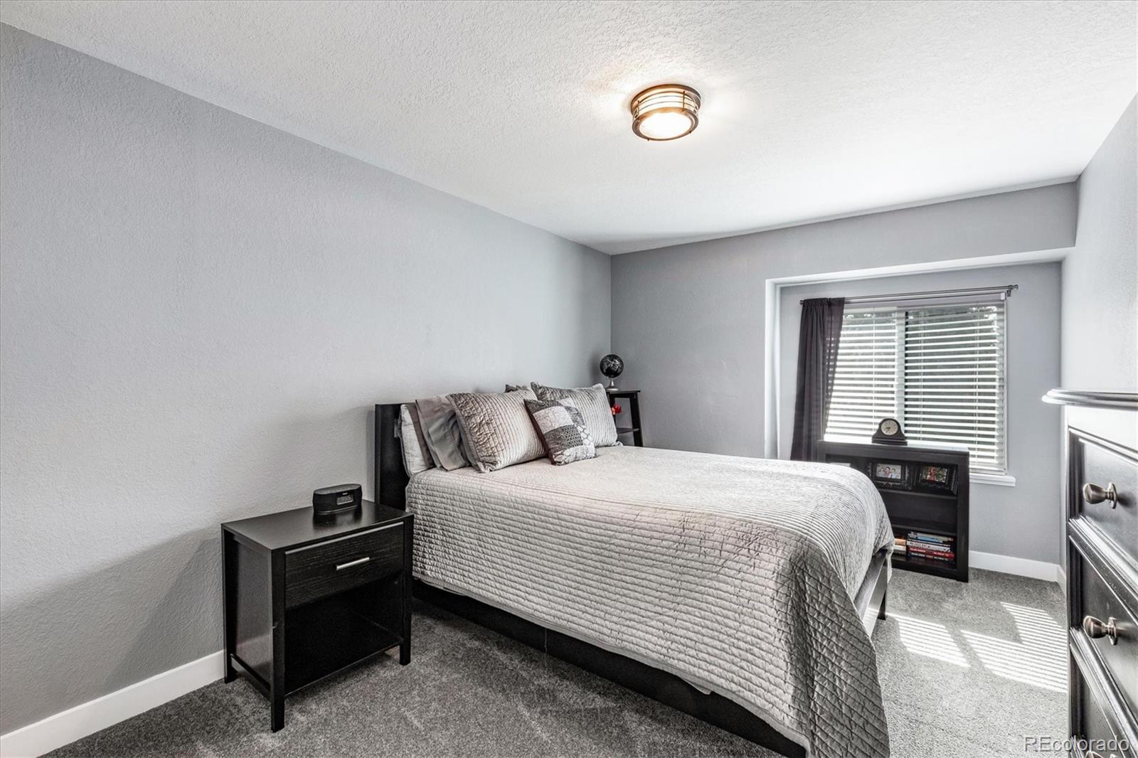 7017 W Elmhurst Avenue