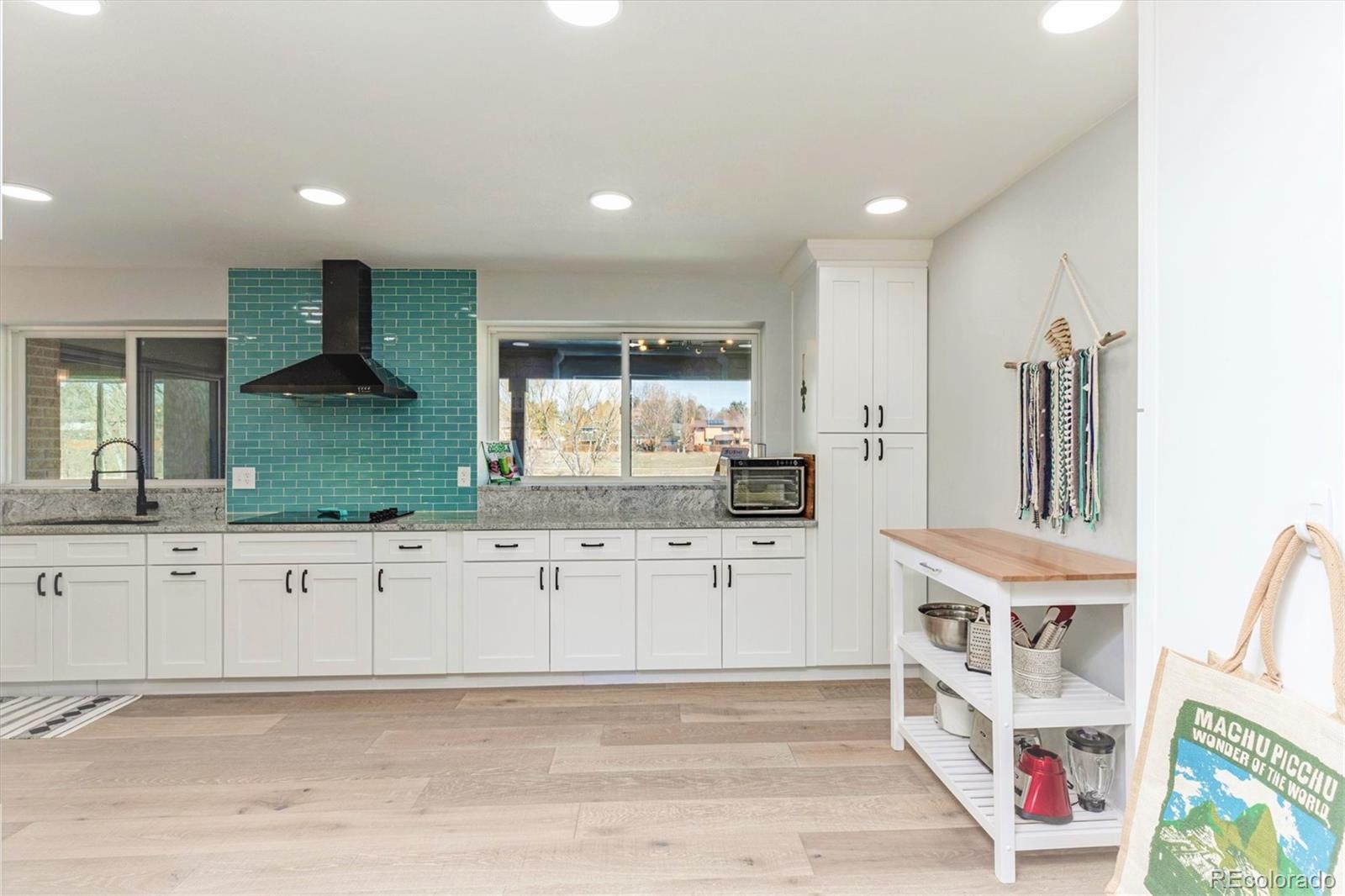 7017 W Elmhurst Avenue