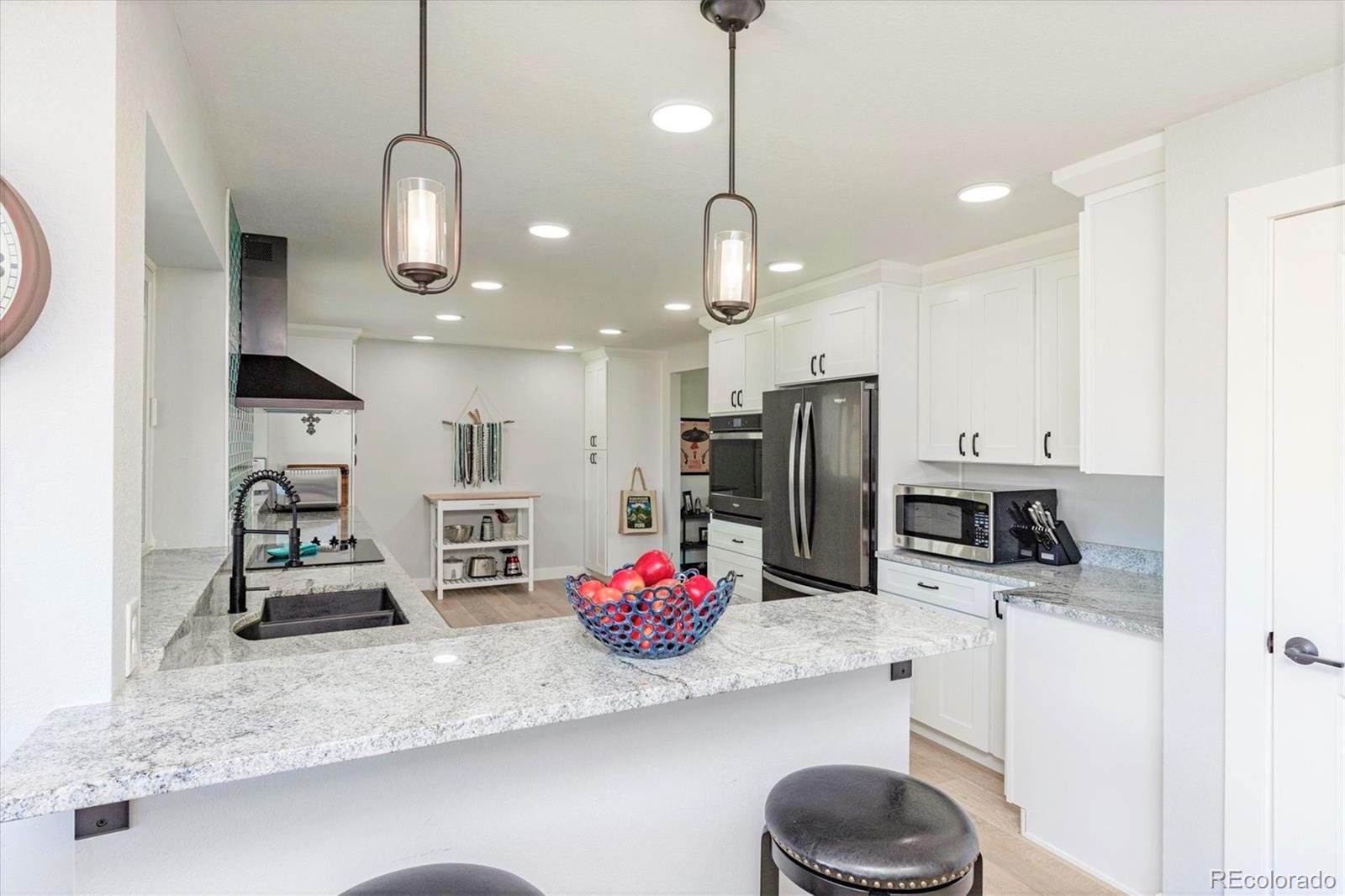 7017 W Elmhurst Avenue