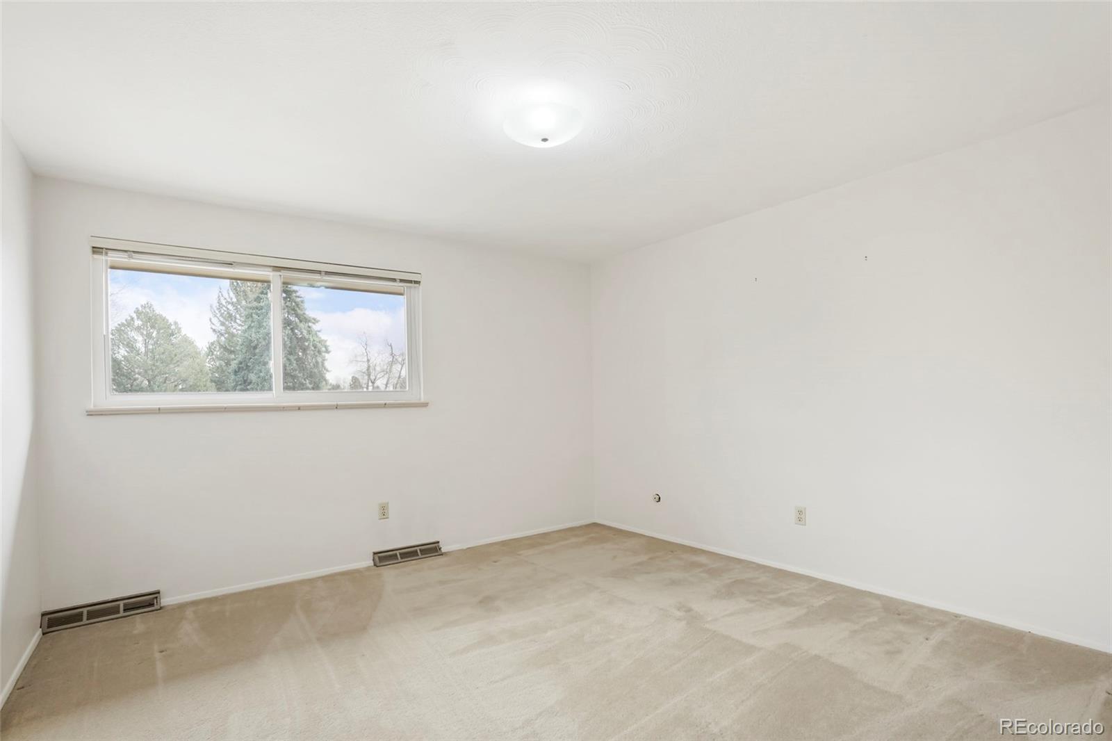 5477 W Portland Drive