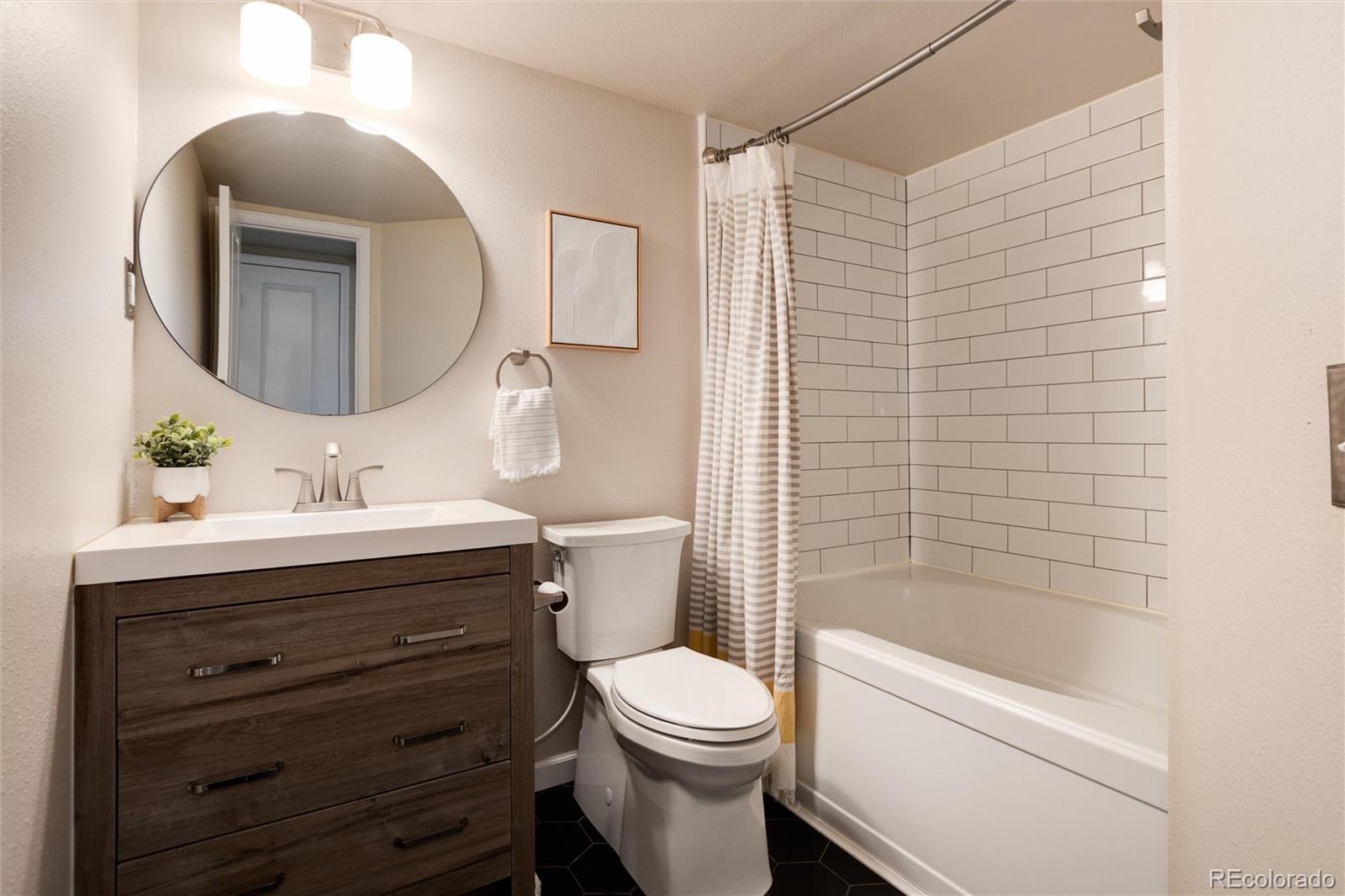 5250 S Huron Way Unit: 10-310