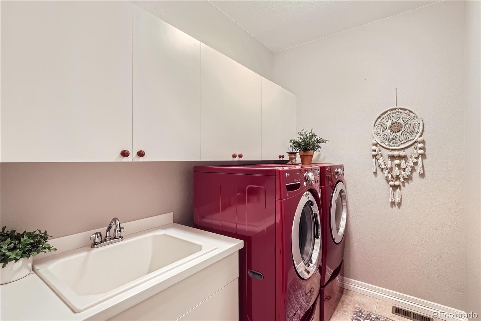 8564 W Quarto Avenue