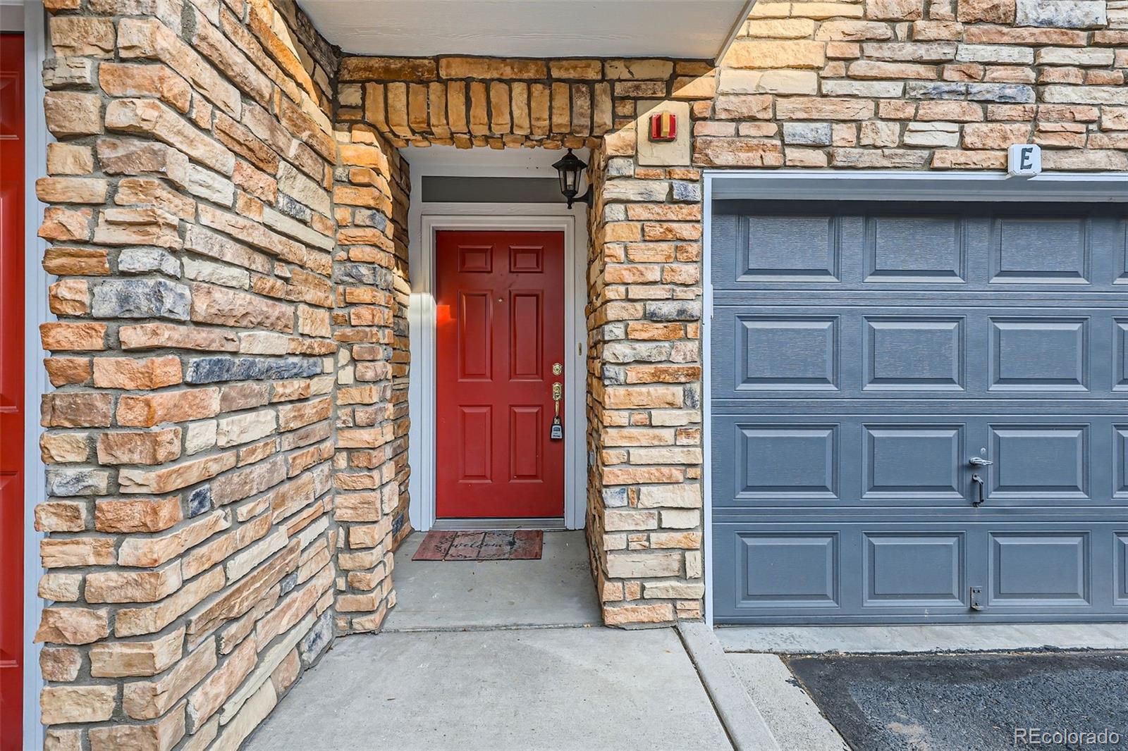 2769 W Riverwalk Circle