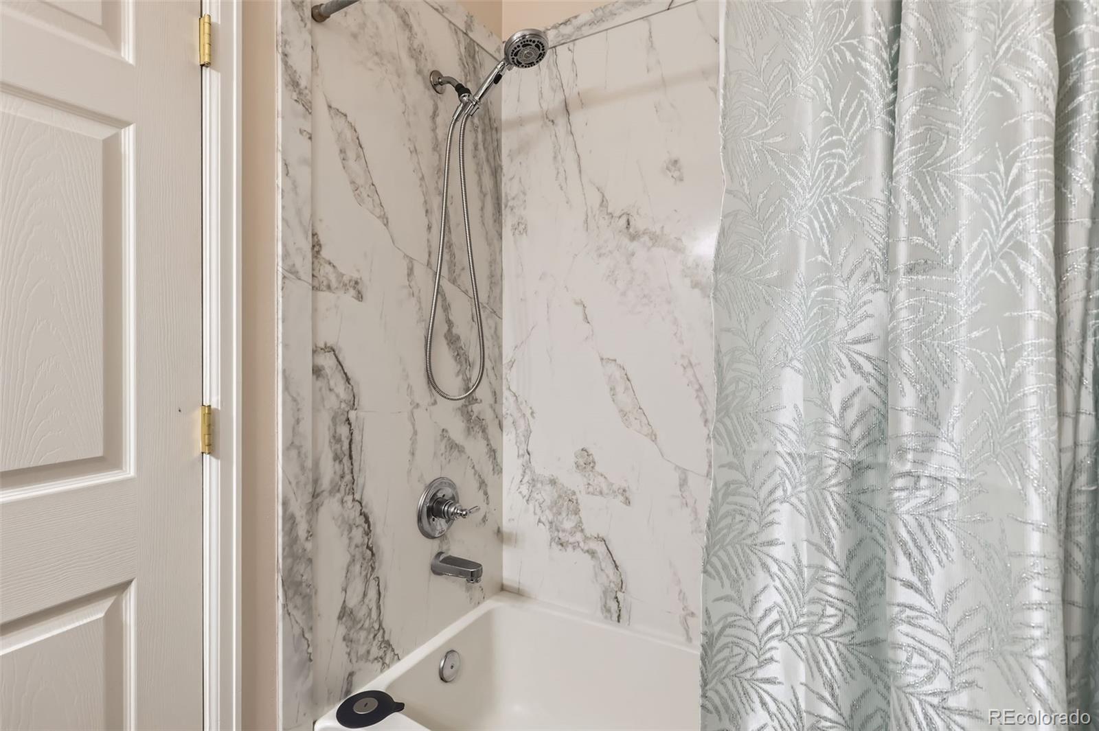 2769 W Riverwalk Circle