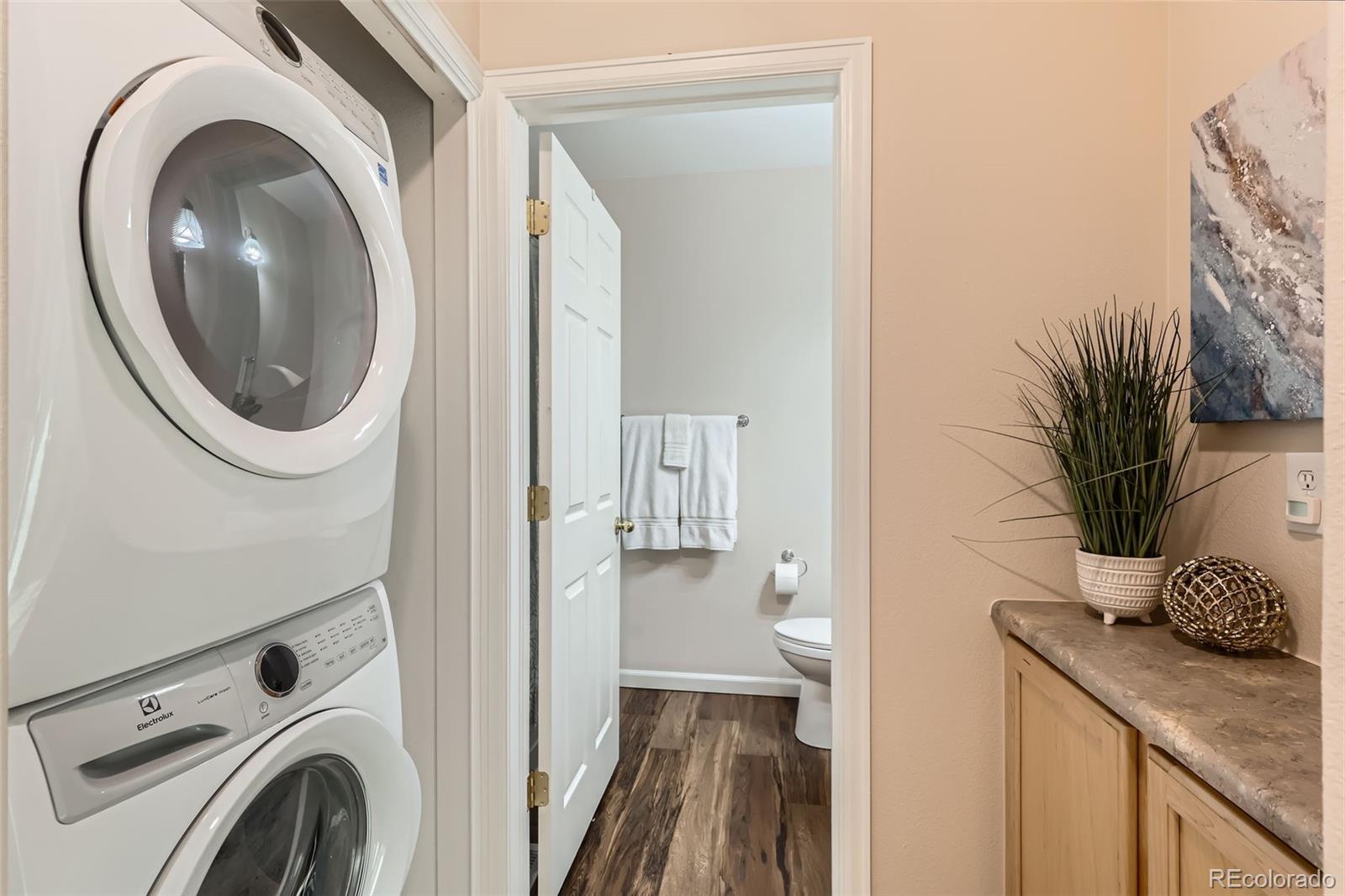 2769 W Riverwalk Circle