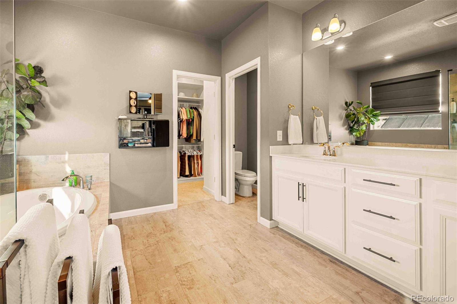 8378 Arapahoe Peak Street